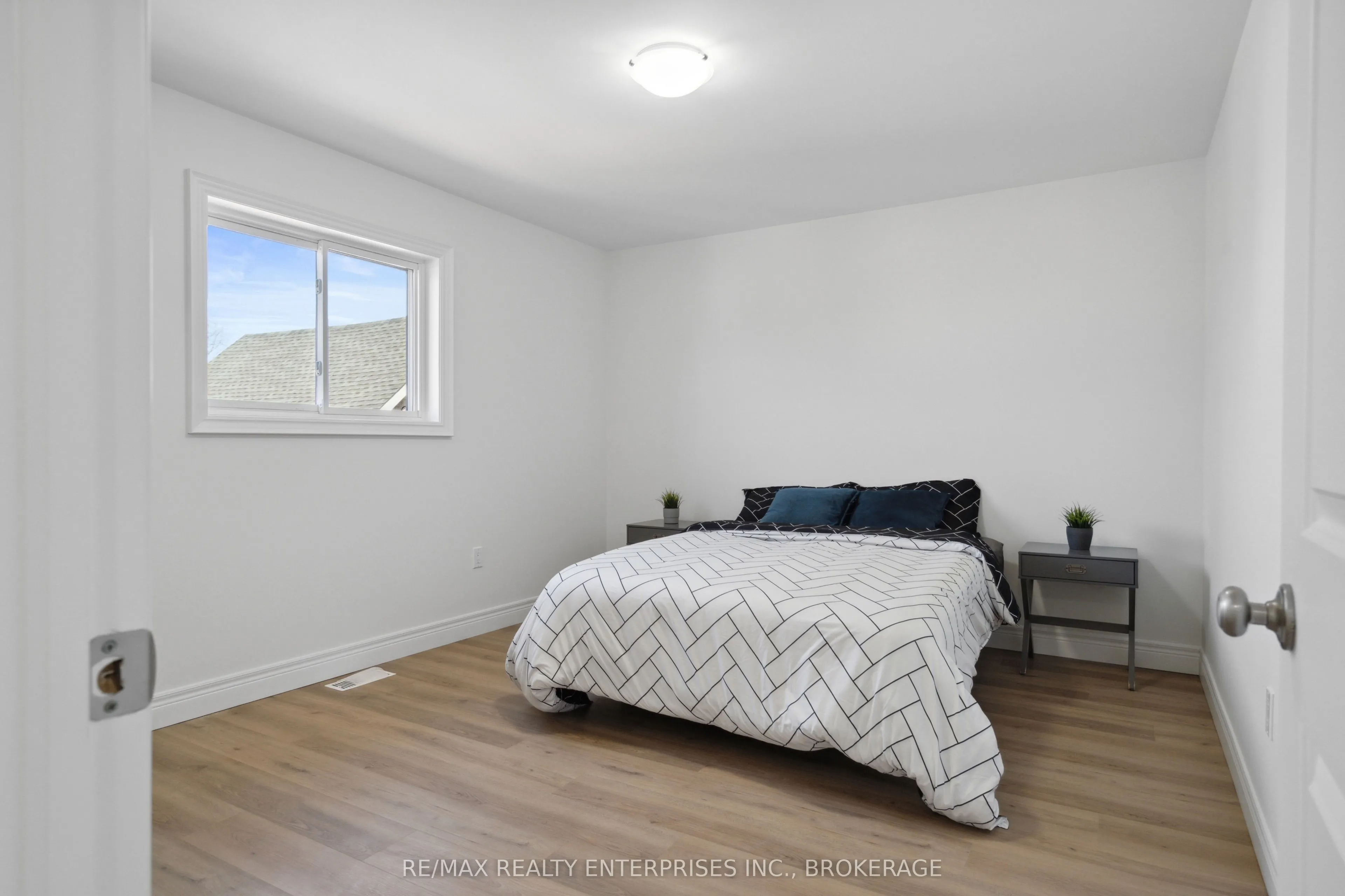 40 McMaster Avenue