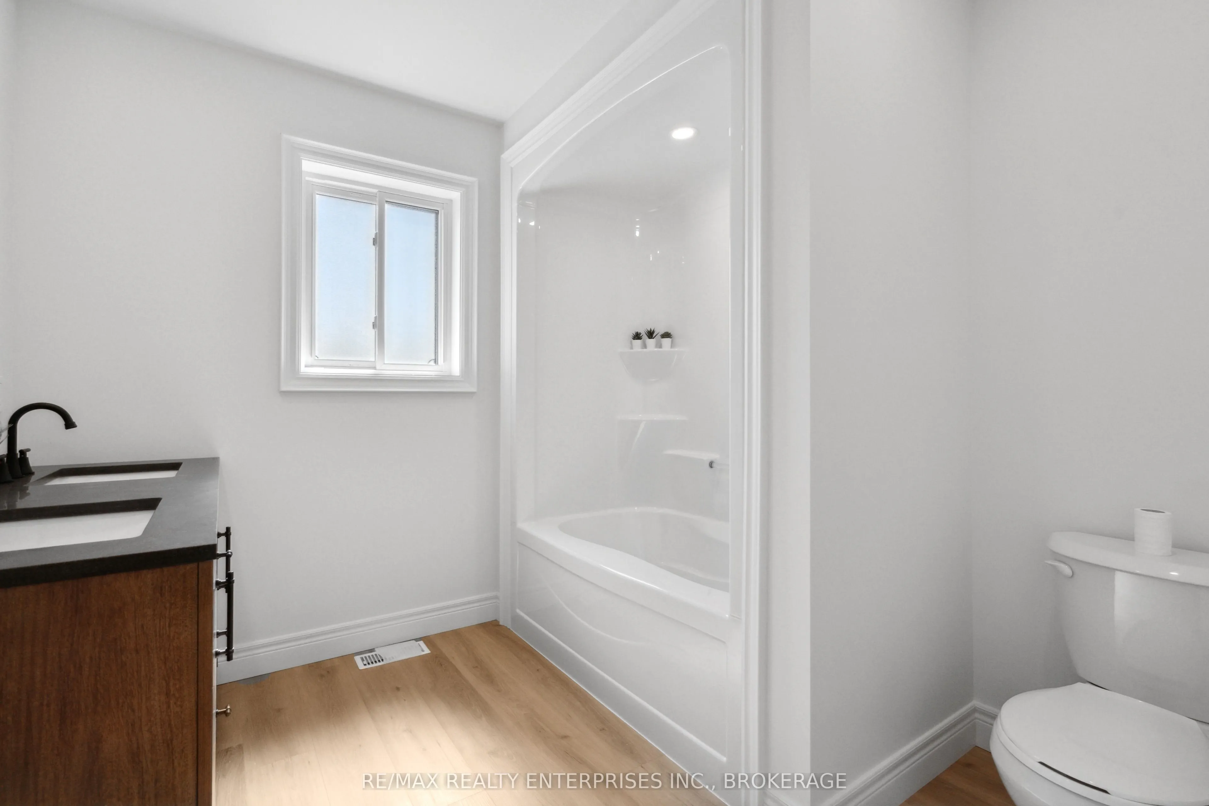 40 McMaster Avenue