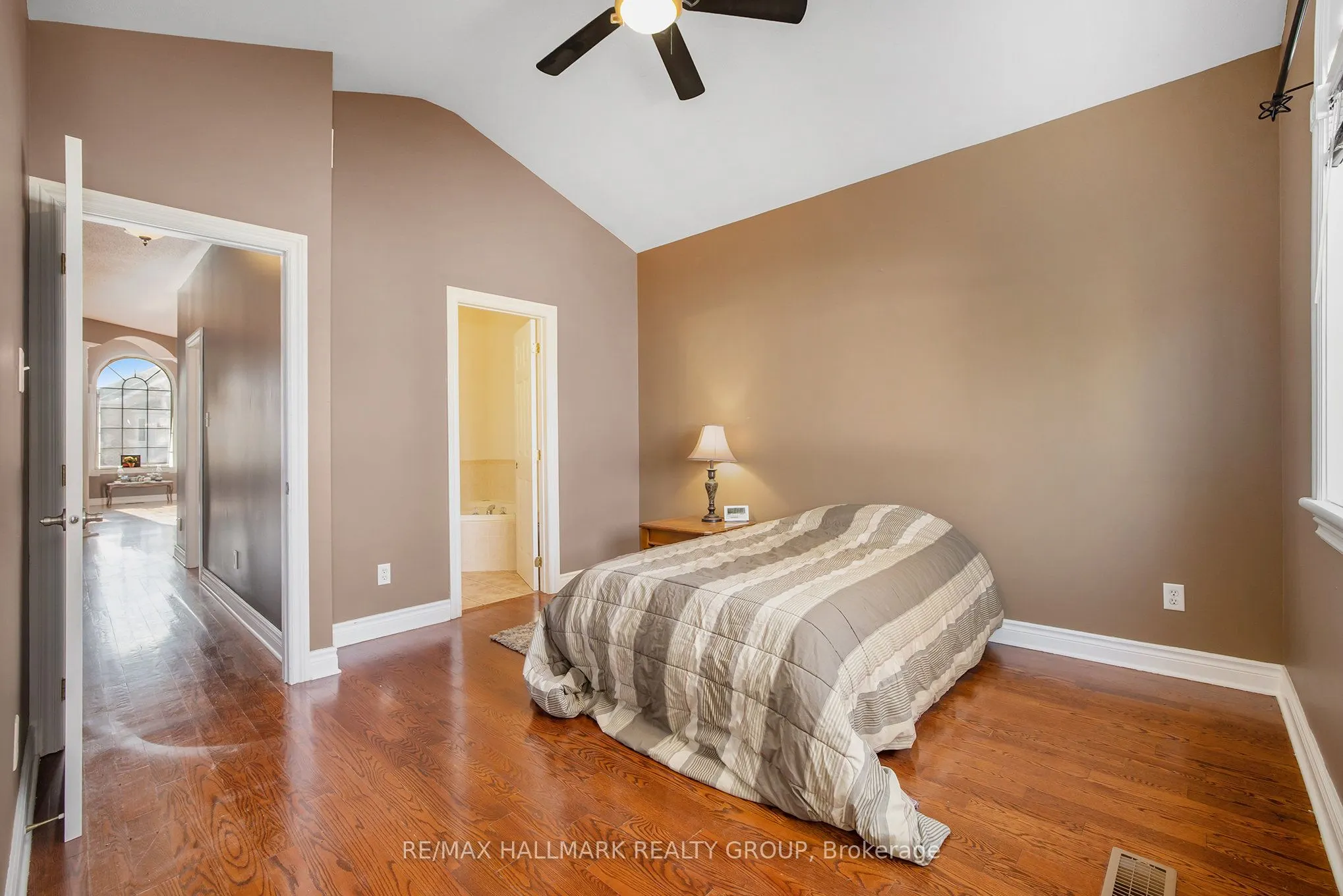 24 Castle Glen Crescent