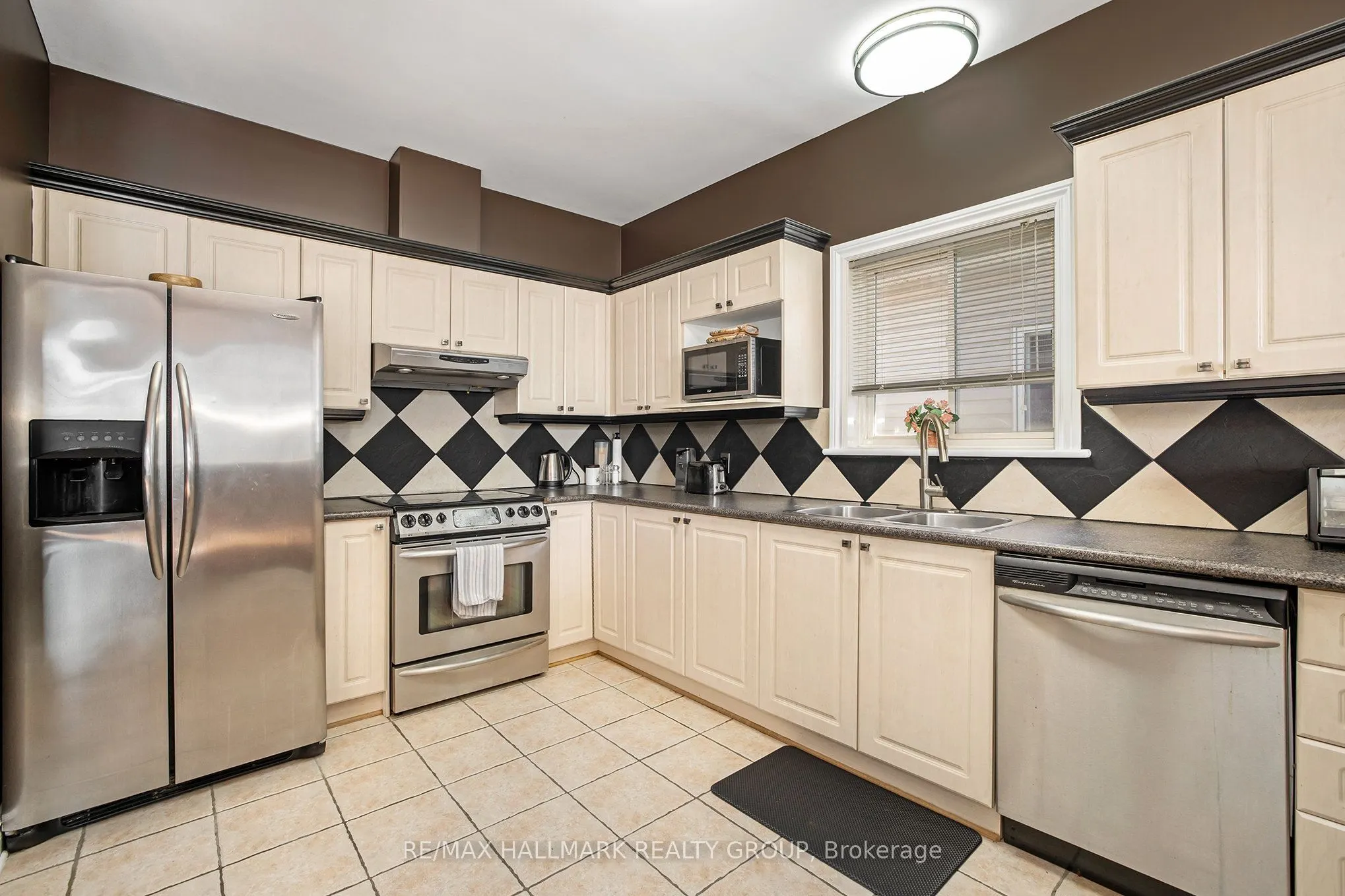 24 Castle Glen Crescent