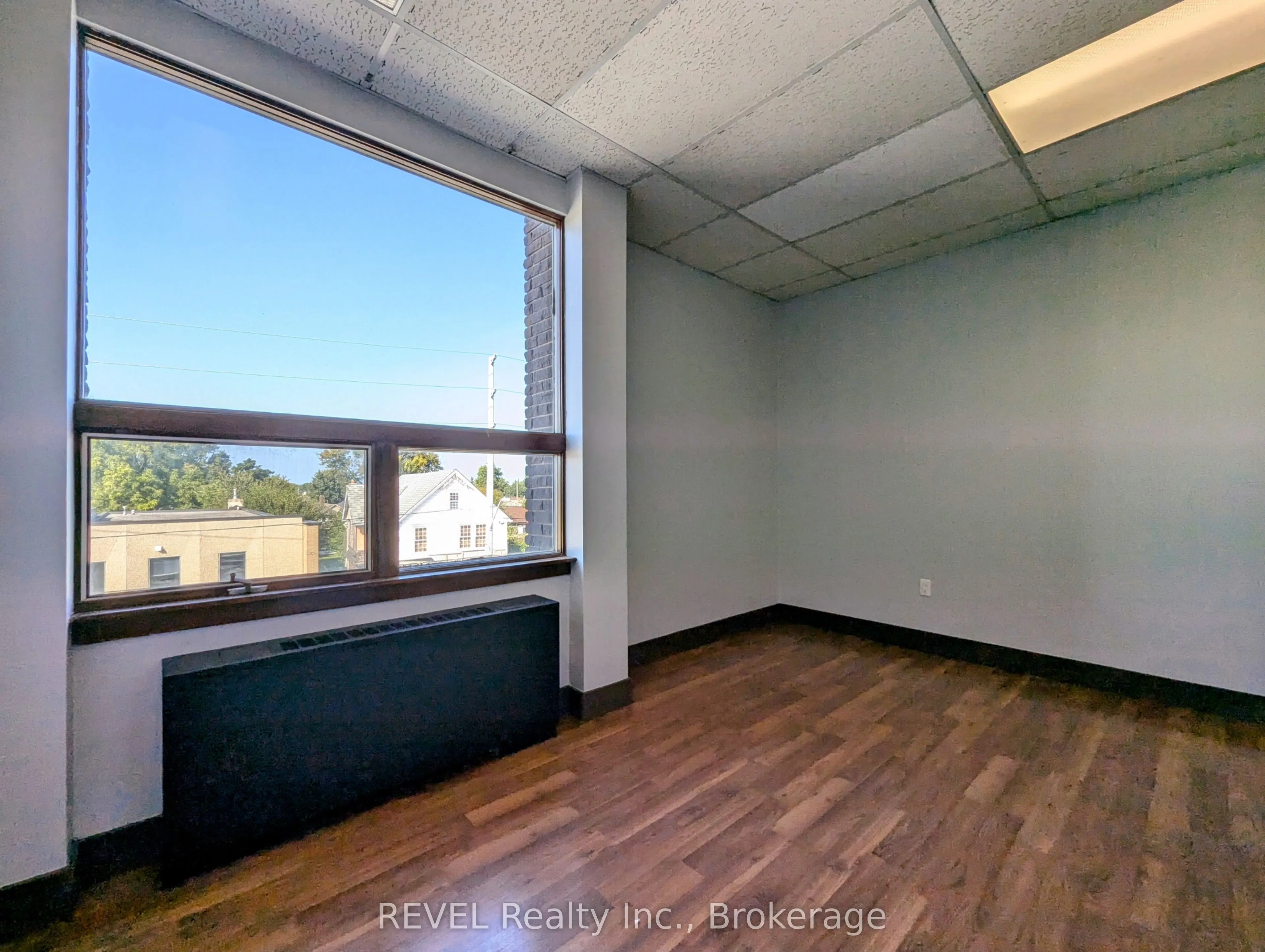 112 QUEENSTON Street, #302