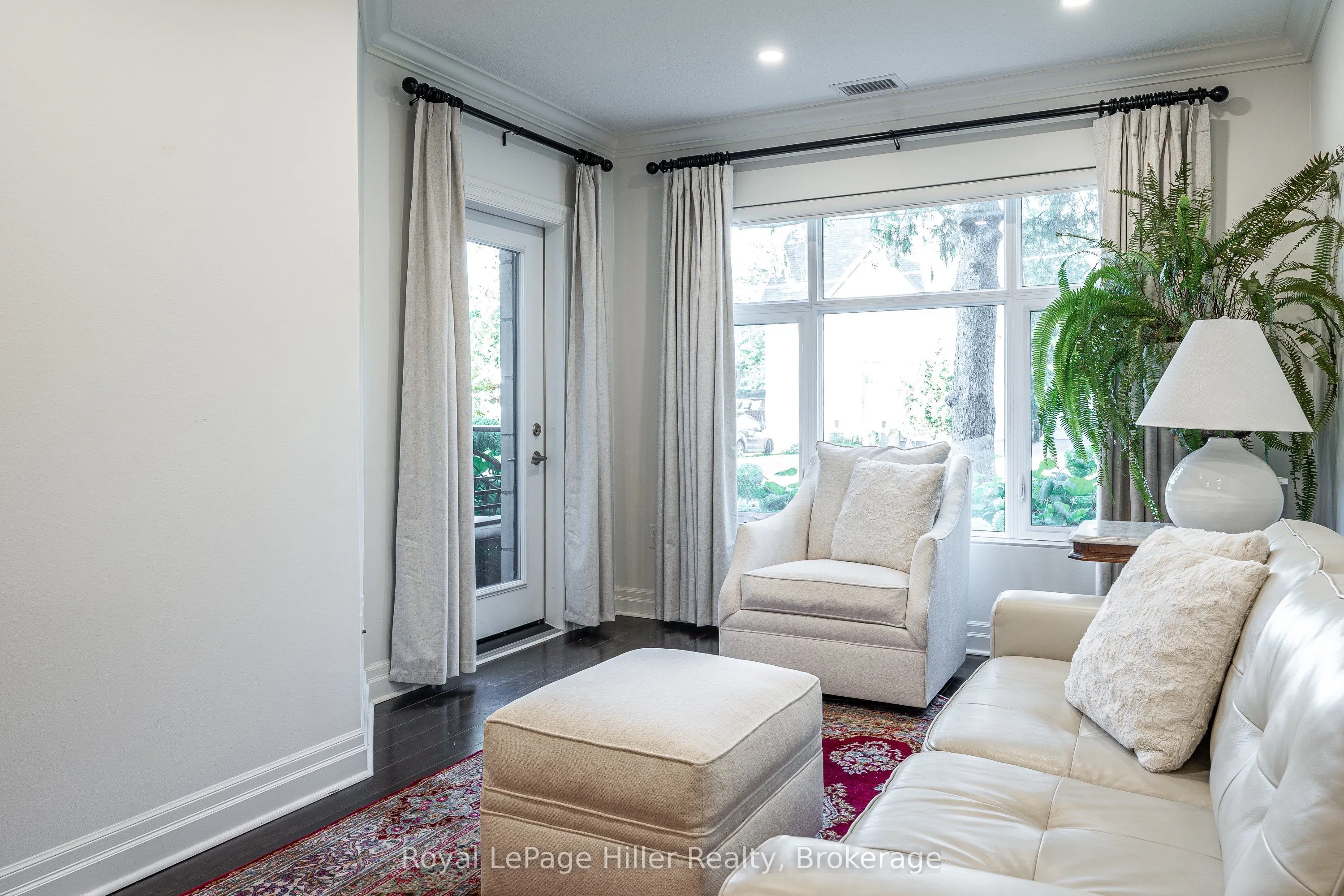 255 John Street, #111