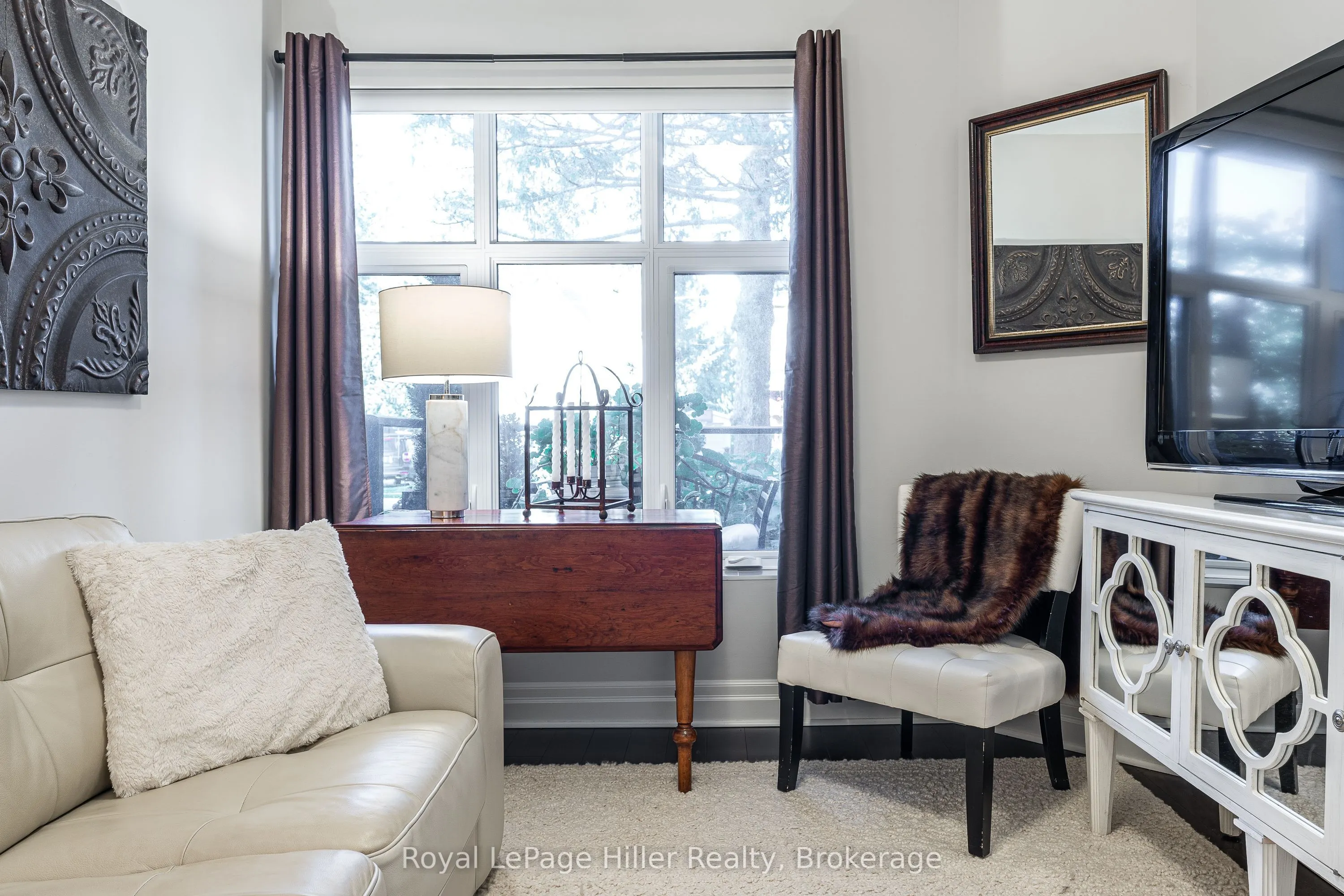 255 John Street, #111
