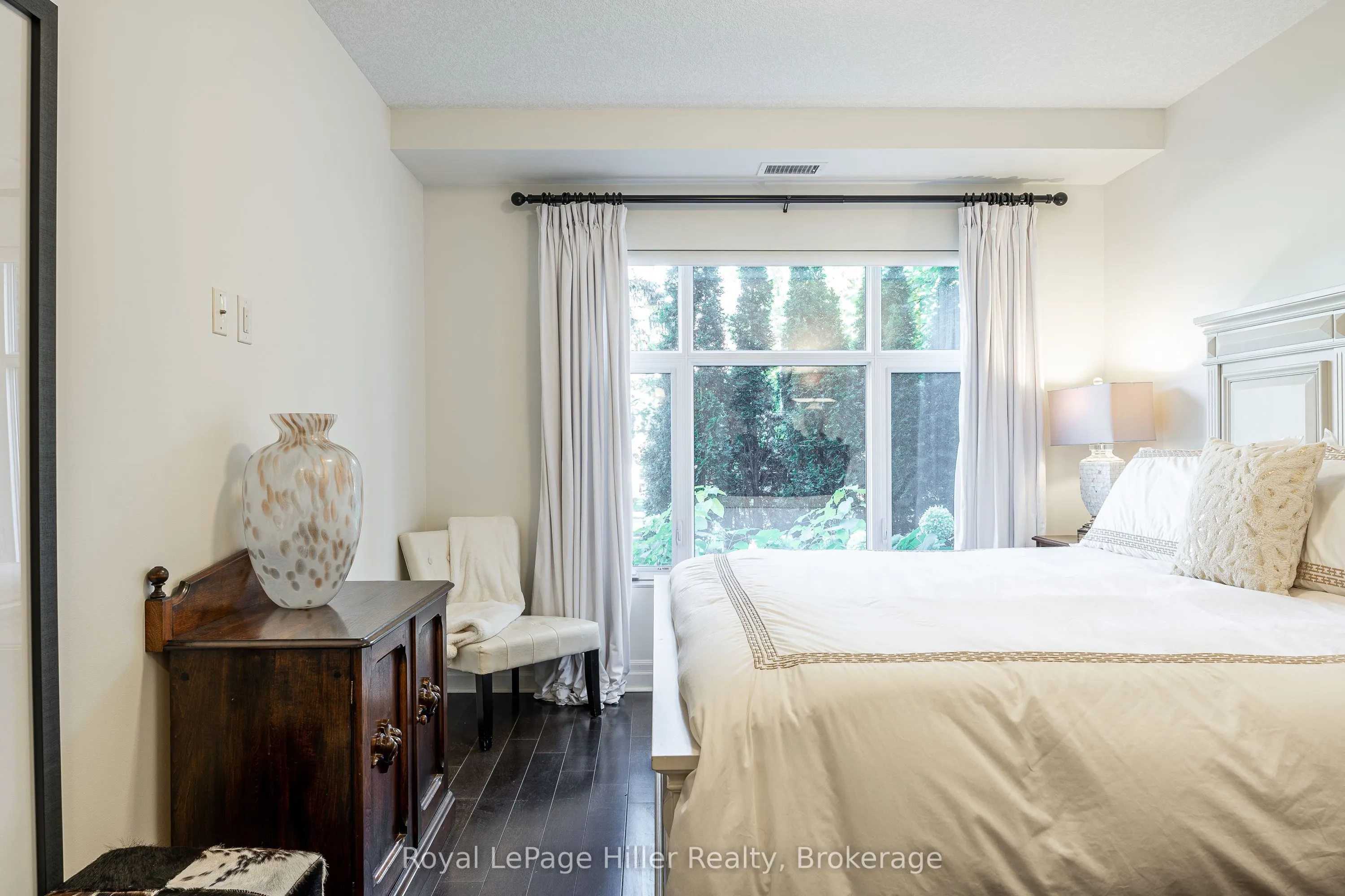 255 John Street, #111