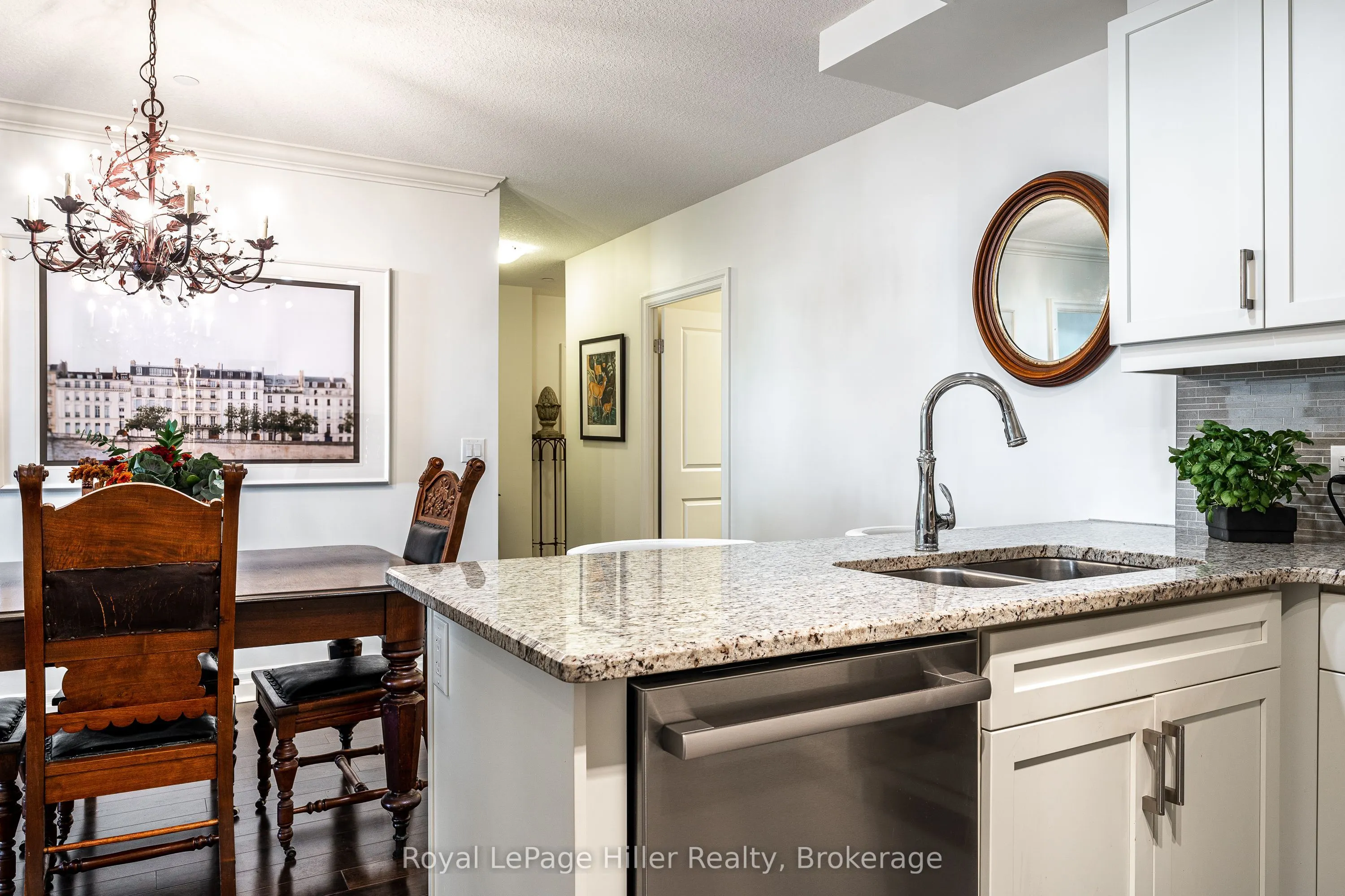 255 John Street, #111