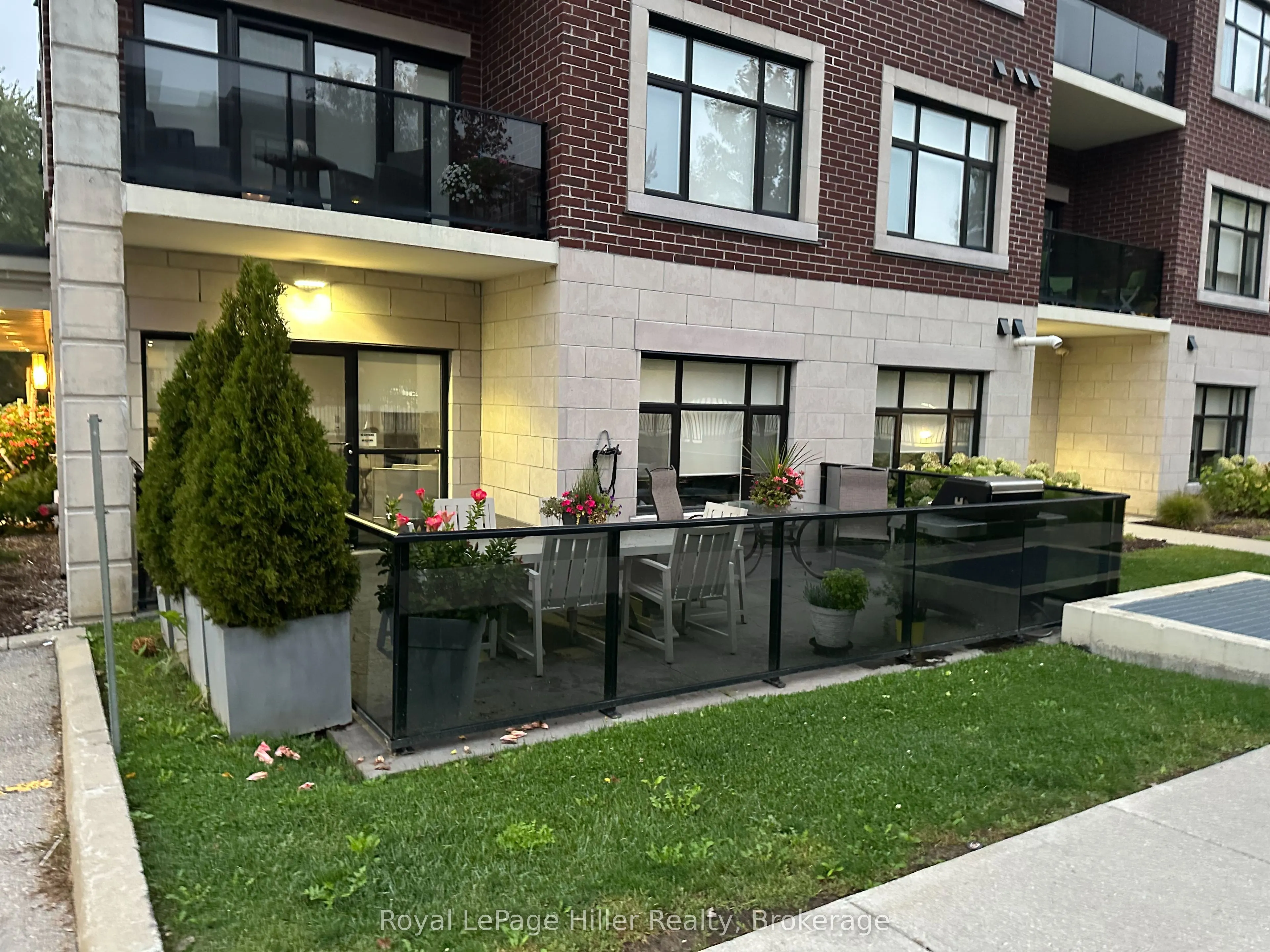 255 John Street, #111