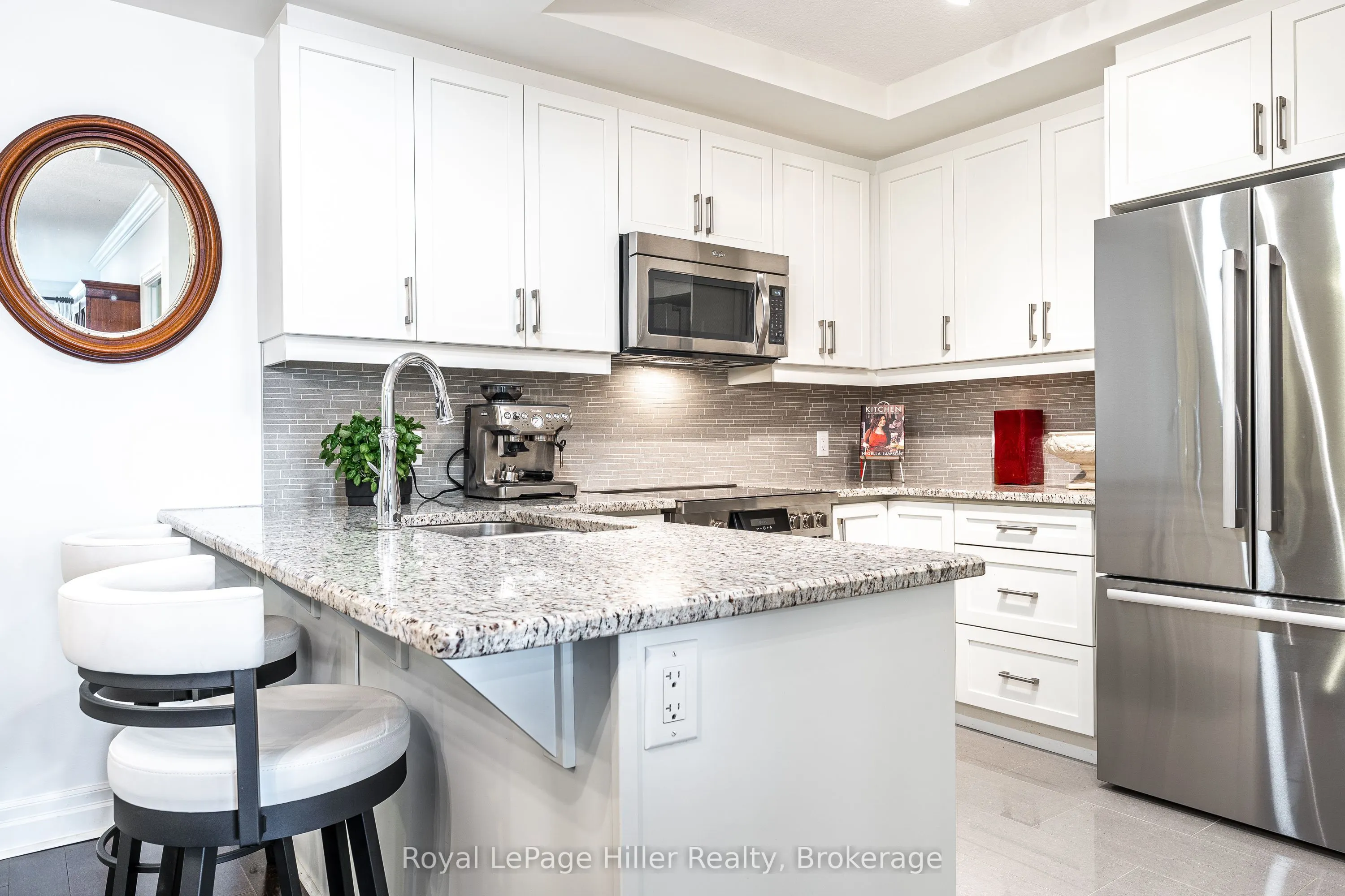 255 John Street, #111