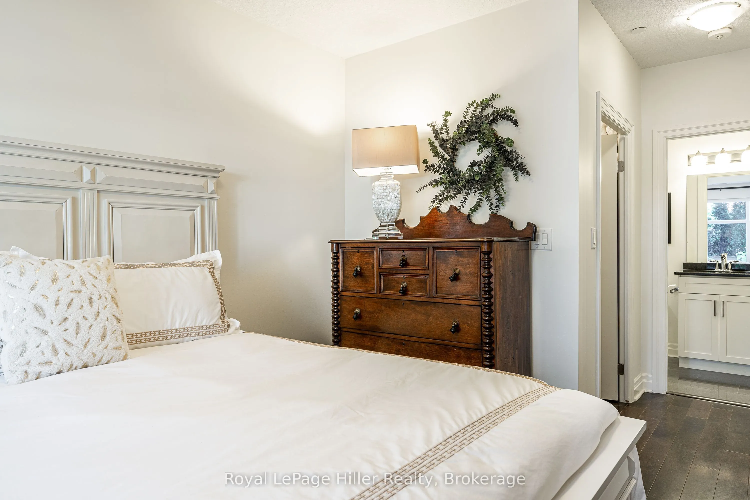255 John Street, #111