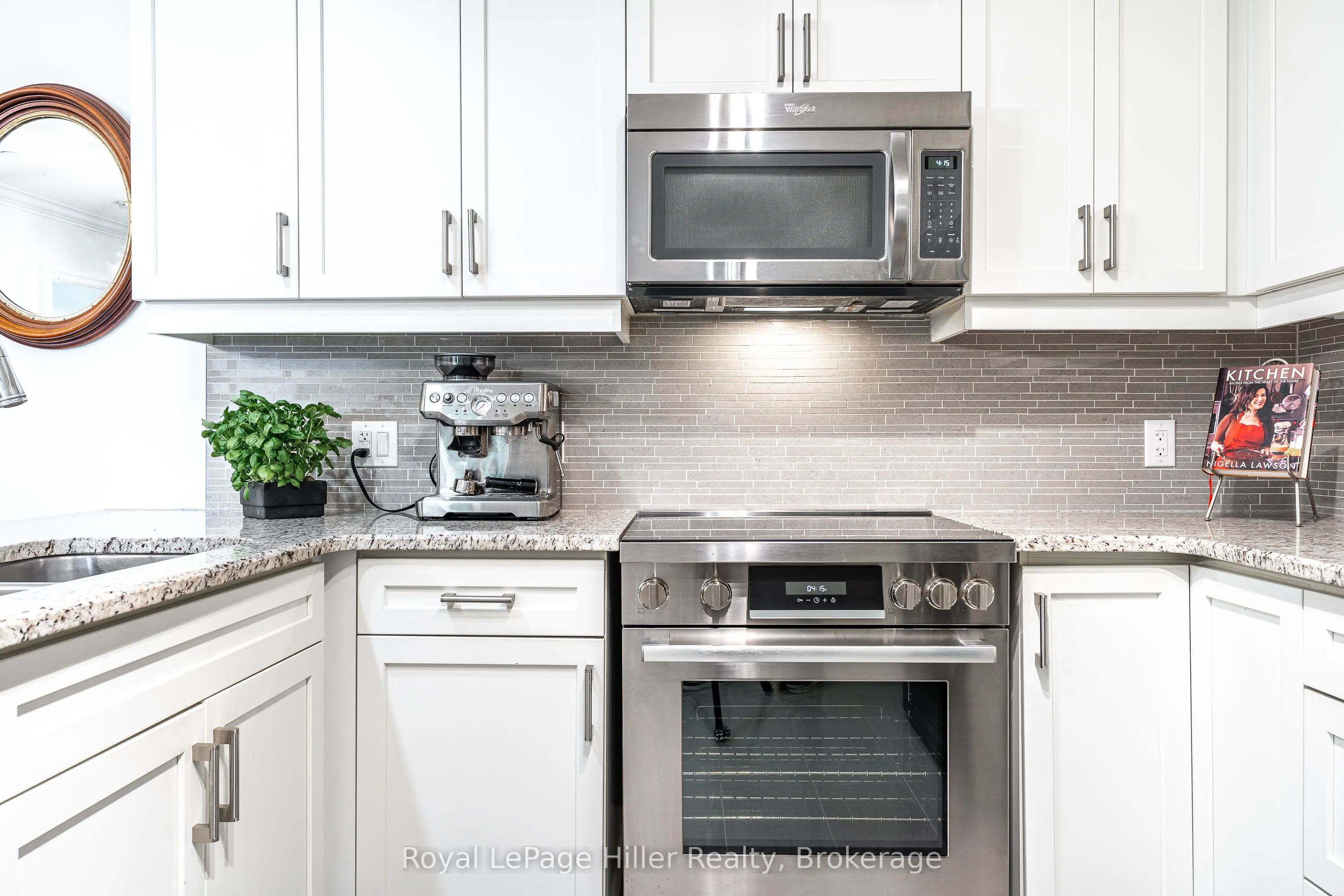 255 John Street, #111