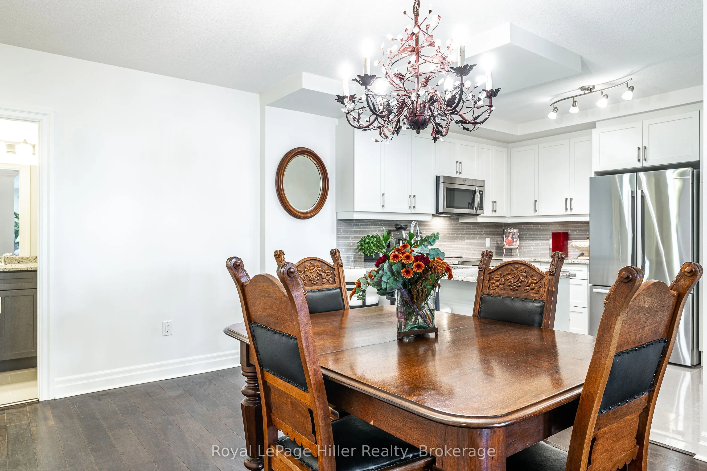 255 John Street, #111