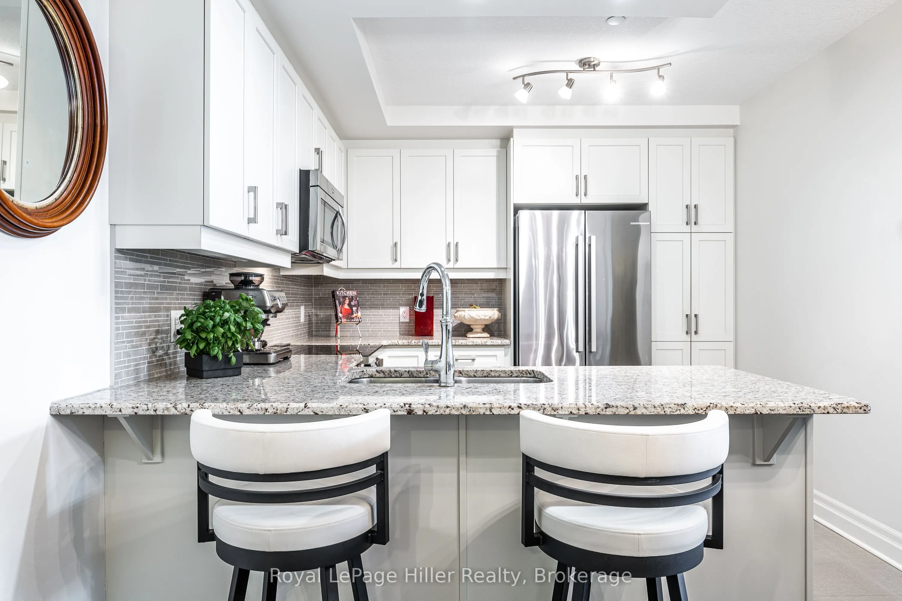 255 John Street, #111