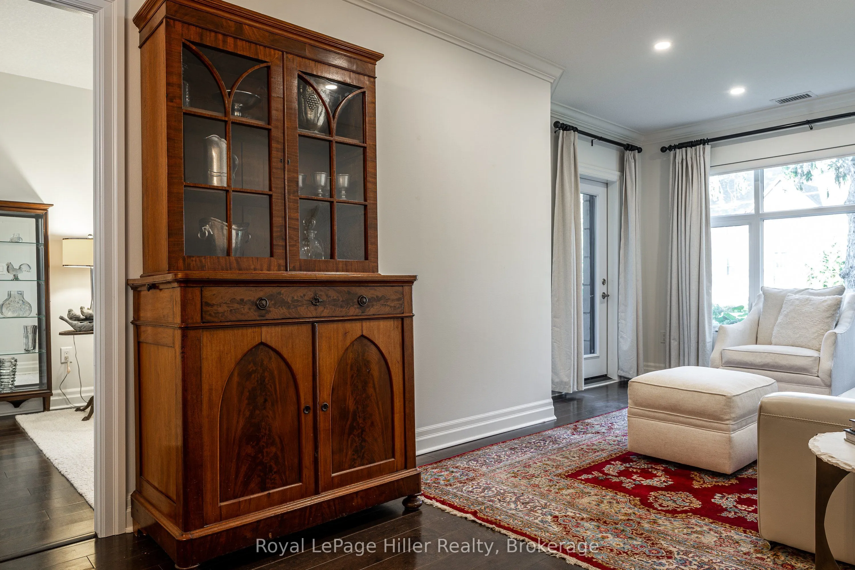 255 John Street, #111