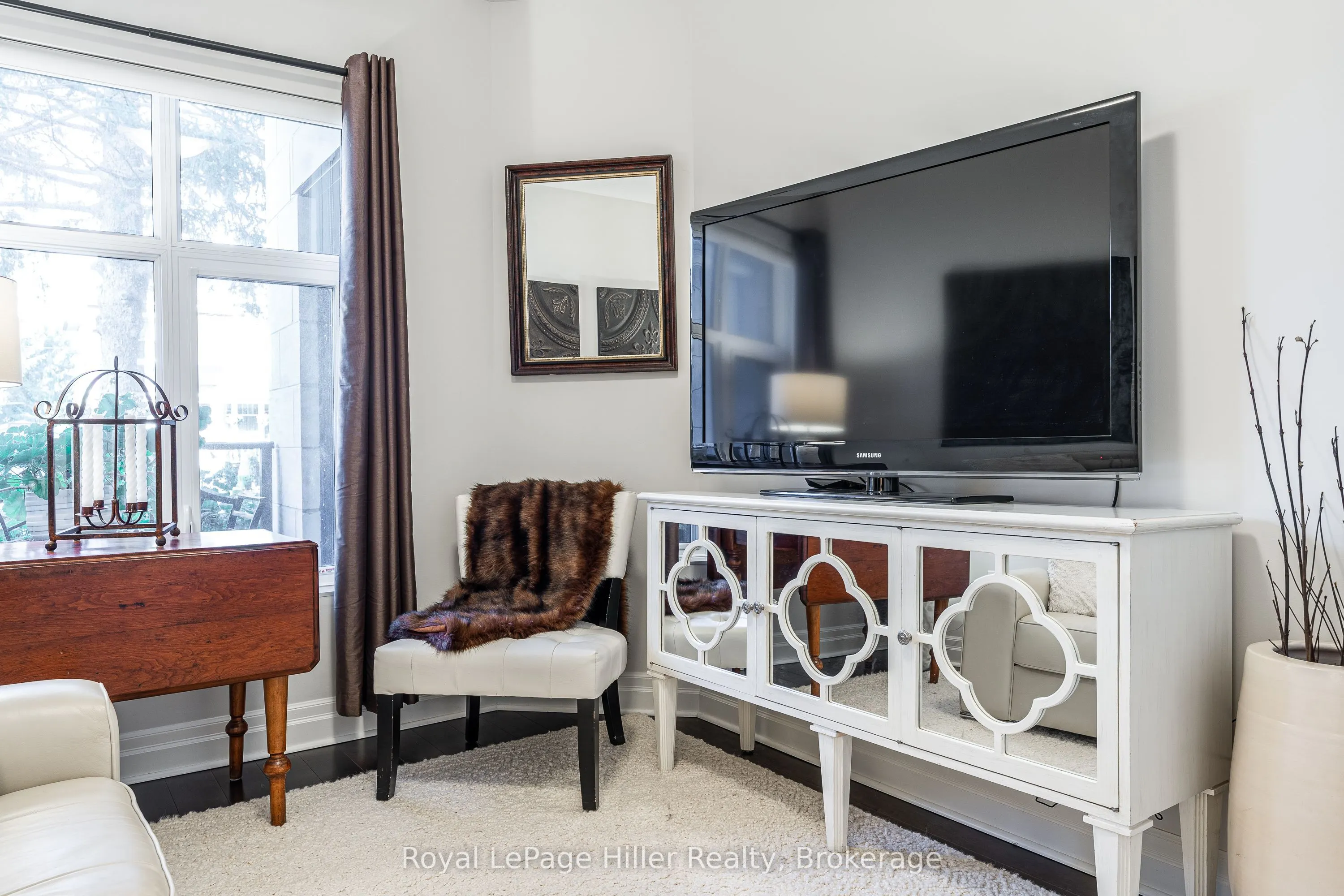 255 John Street, #111