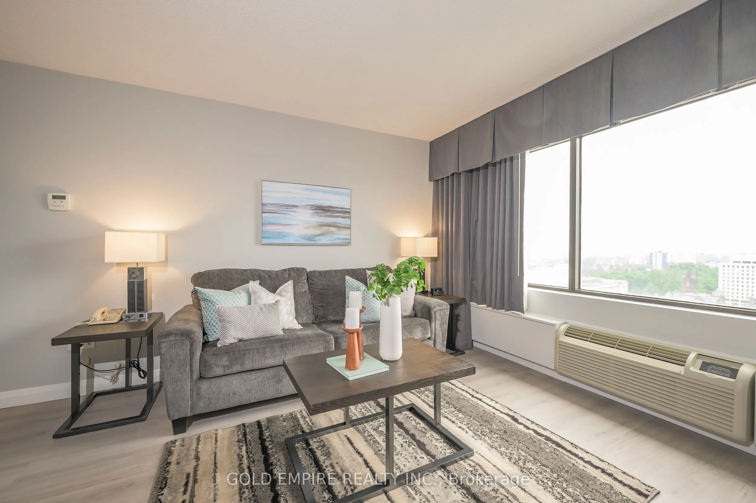 300 King Street, #1 BEDROOM