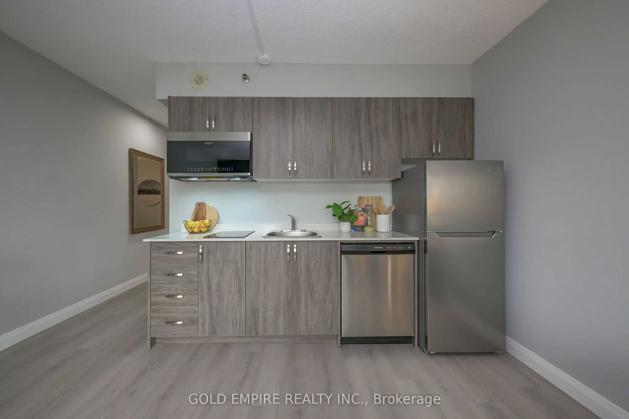 300 King Street, #1 BEDROOM