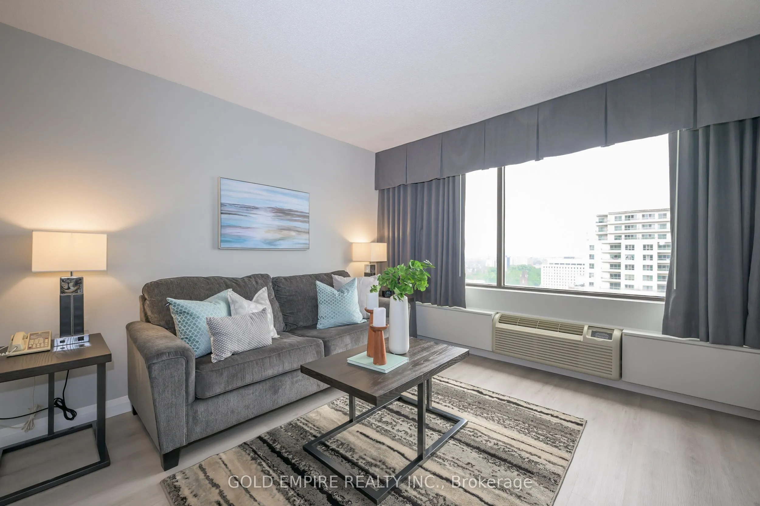 300 King Street, #1 BEDROOM