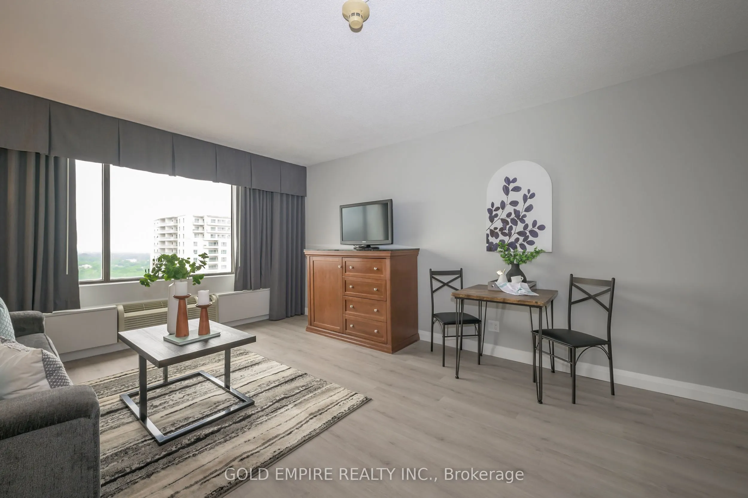 300 King Street, #1 BEDROOM