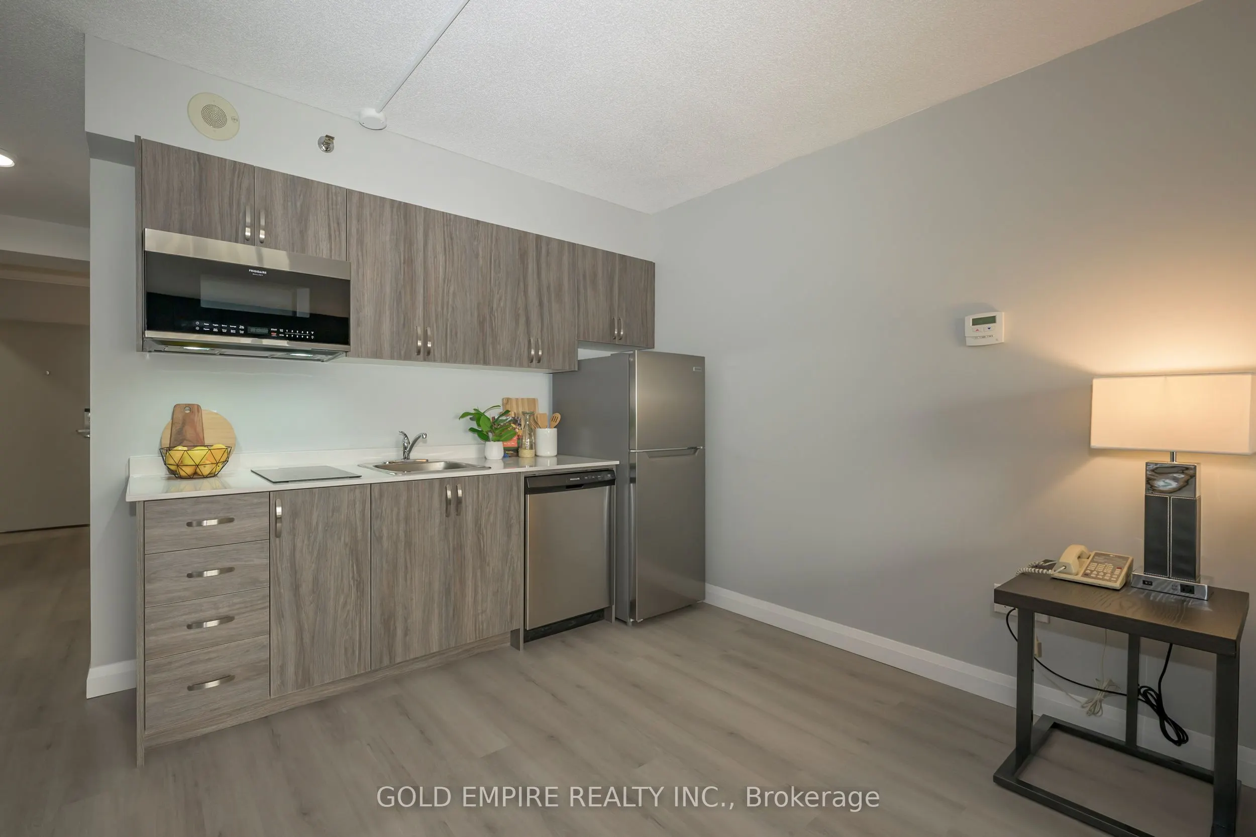 300 King Street, #1 BEDROOM