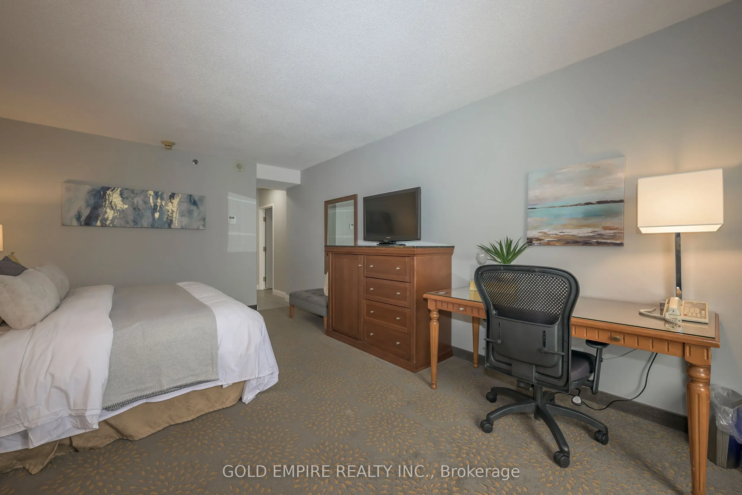 300 King Street, #1 BEDROOM