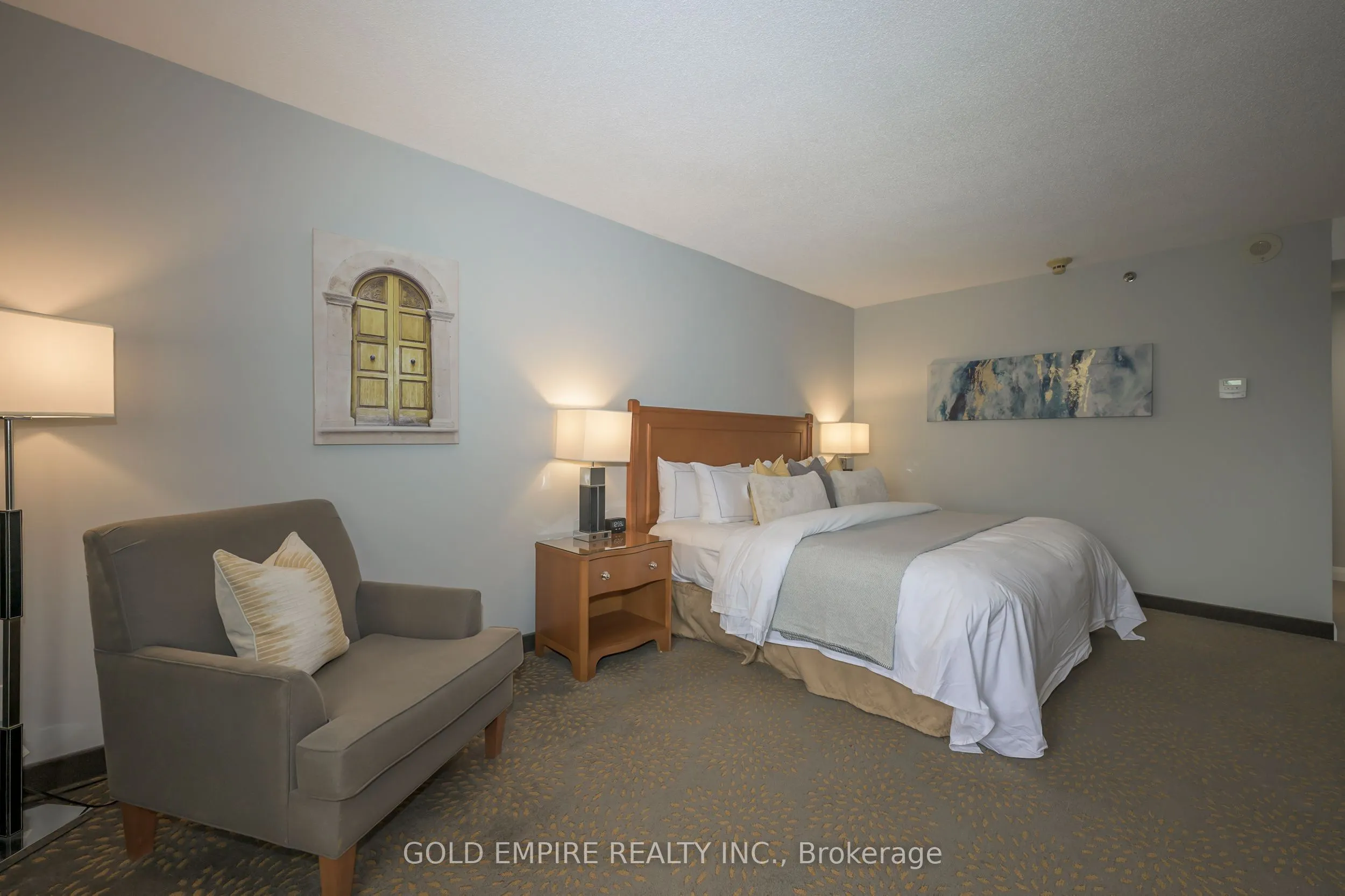 300 King Street, #1 BEDROOM