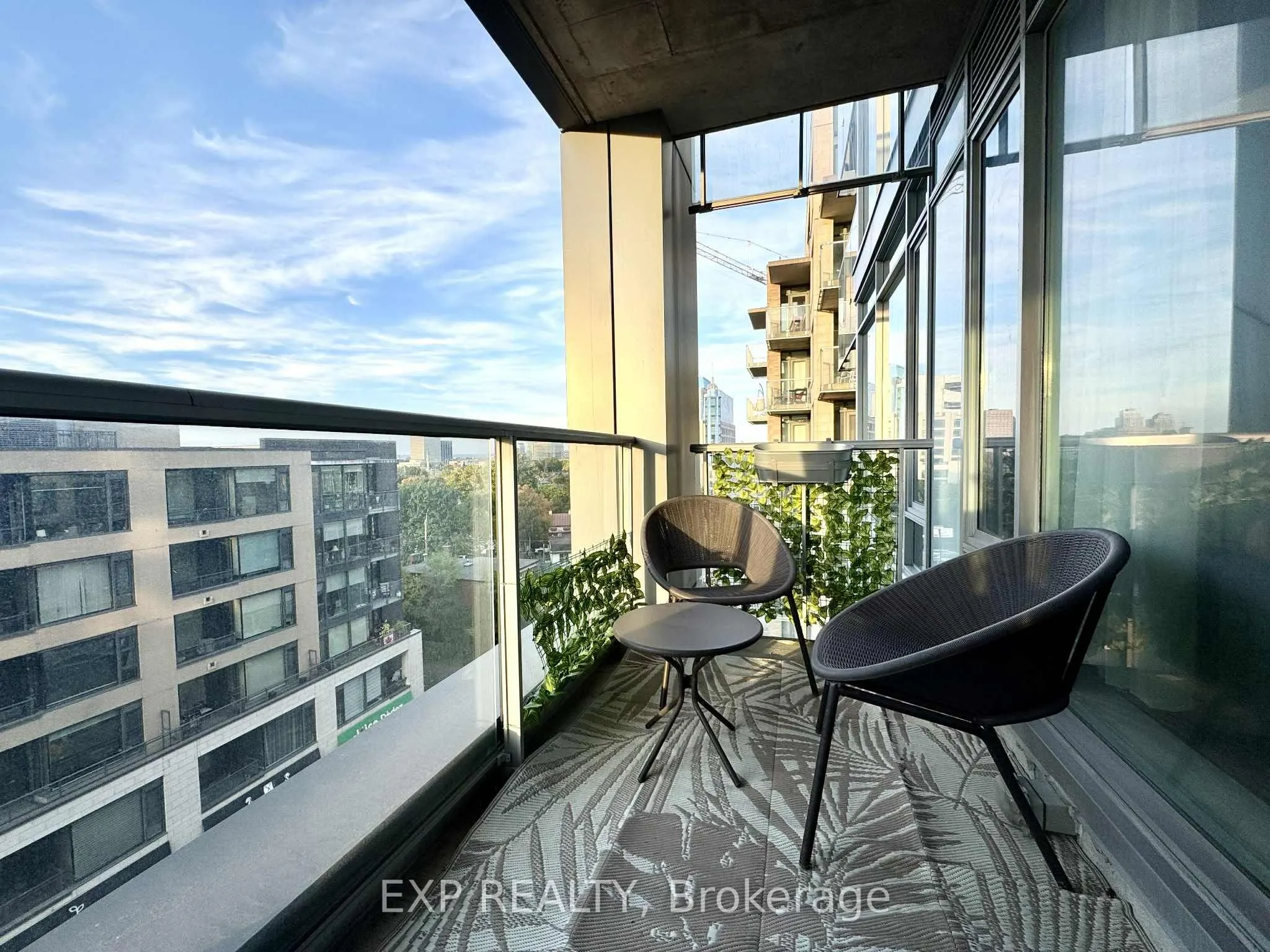 98 Richmond Road, #608
