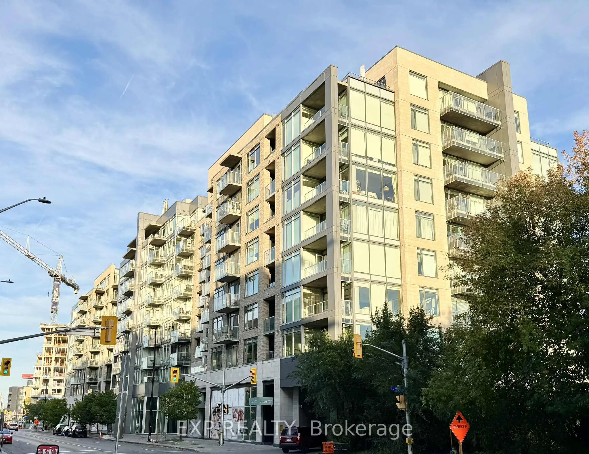 98 Richmond Road, #608