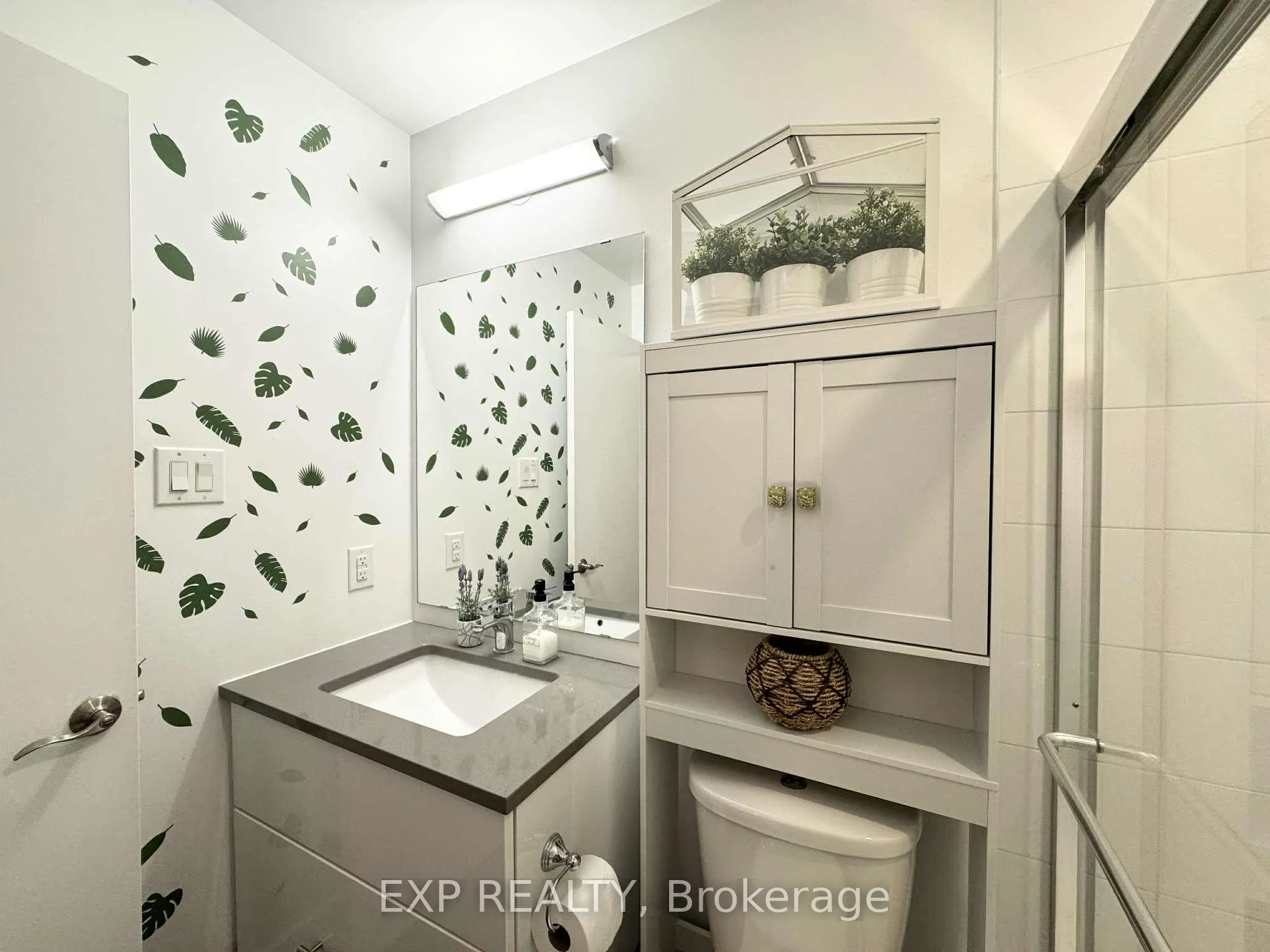 98 Richmond Road, #608