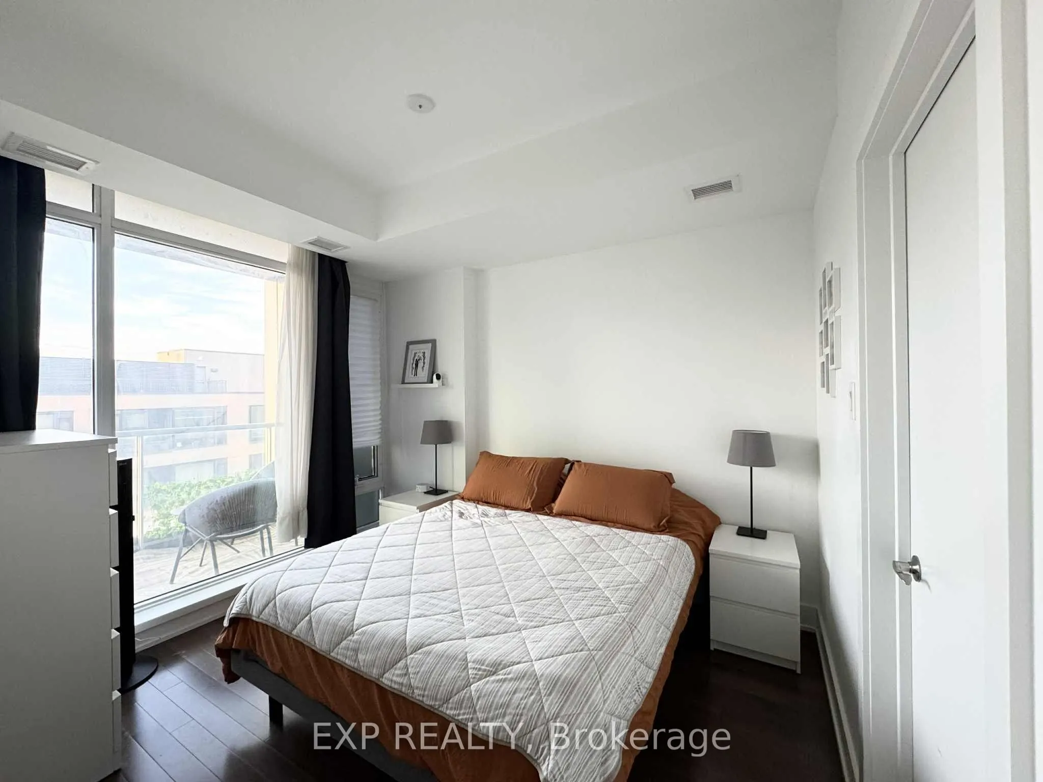 98 Richmond Road, #608