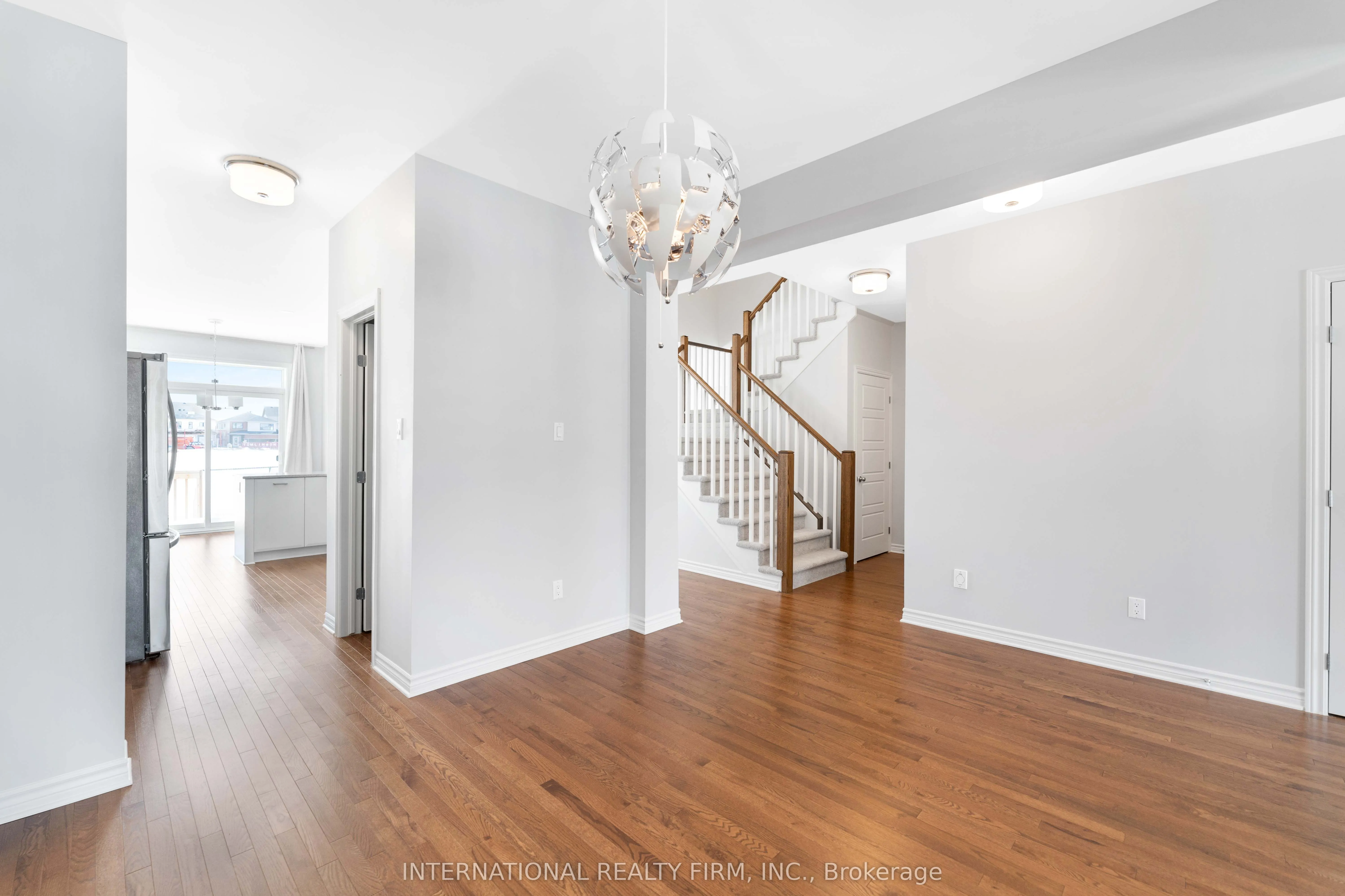 696 Moonflower Crescent N