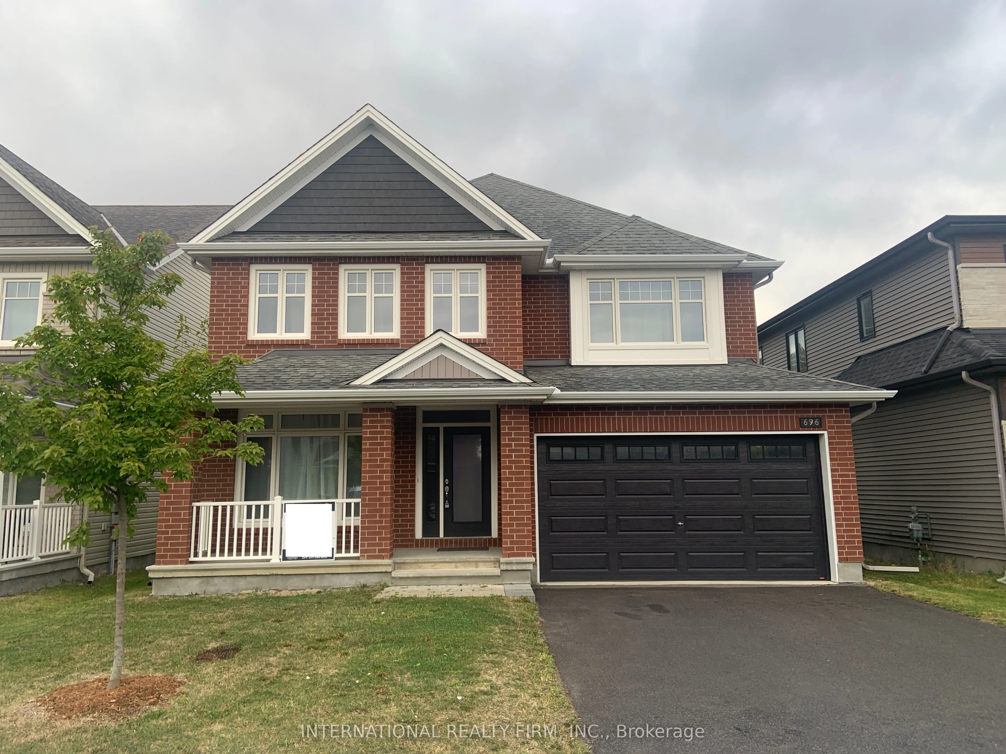 696 Moonflower Crescent N