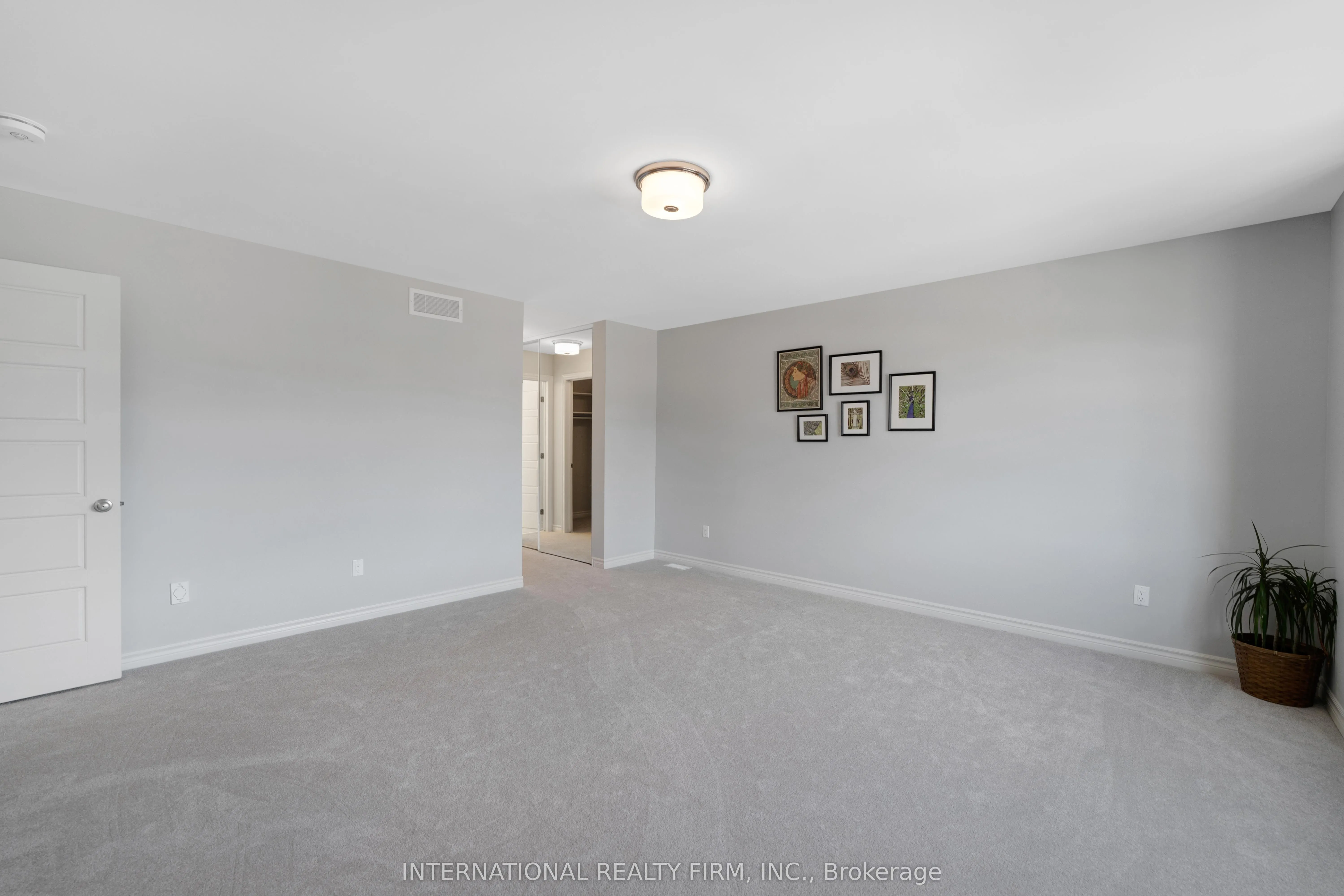 696 Moonflower Crescent N