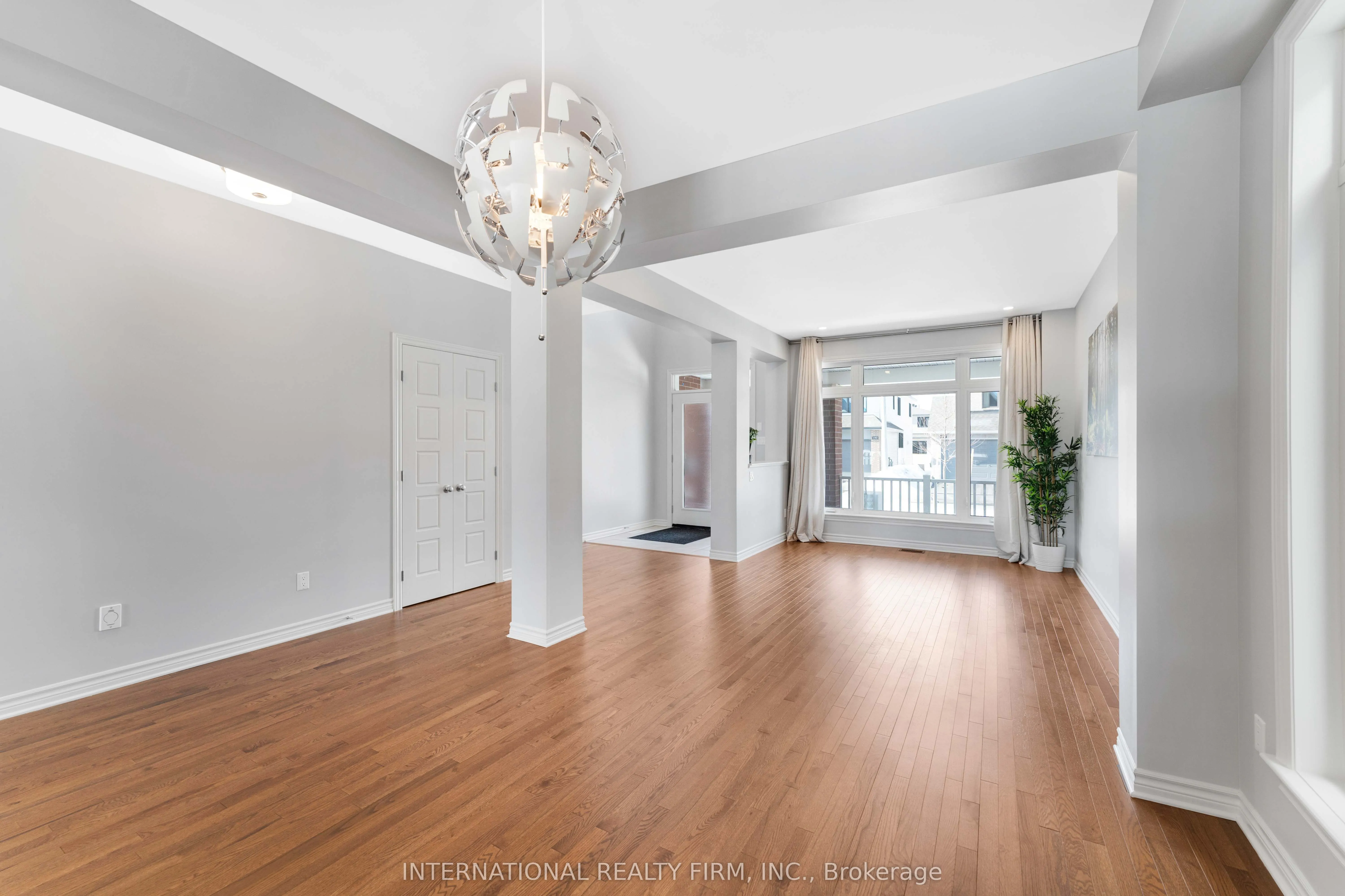 696 Moonflower Crescent N