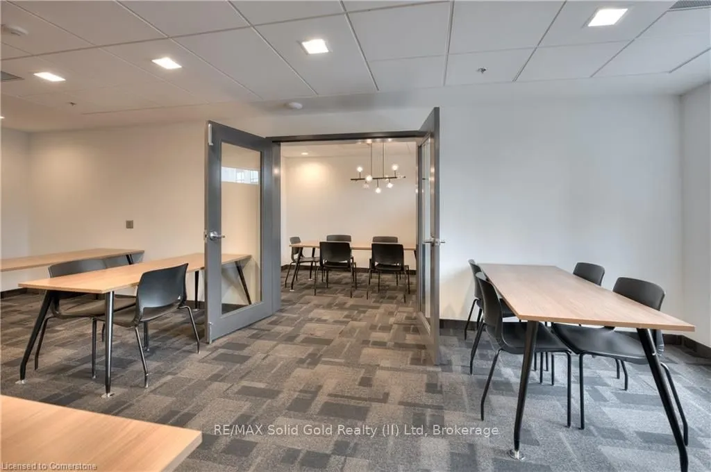 243 Northfield Drive E, #204