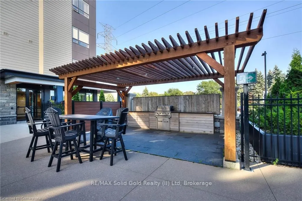 243 Northfield Drive E, #204