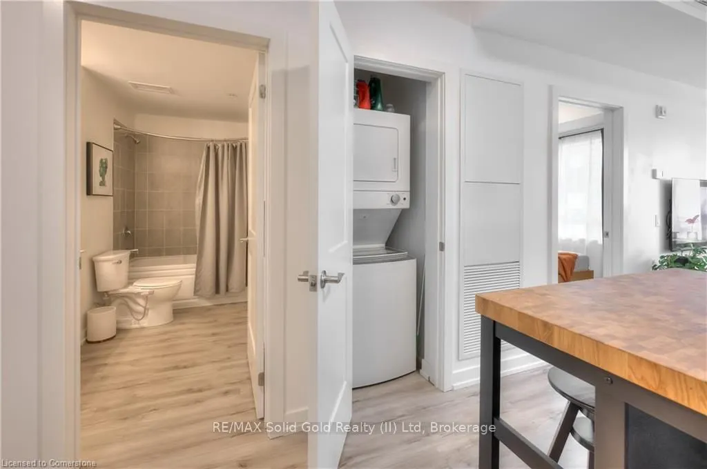 243 Northfield Drive E, #204