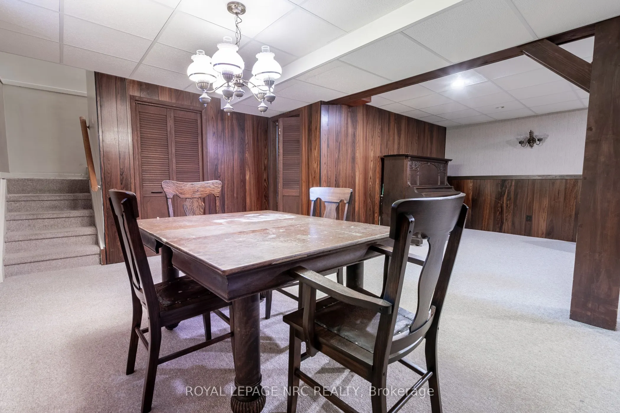 15 Monique Crescent