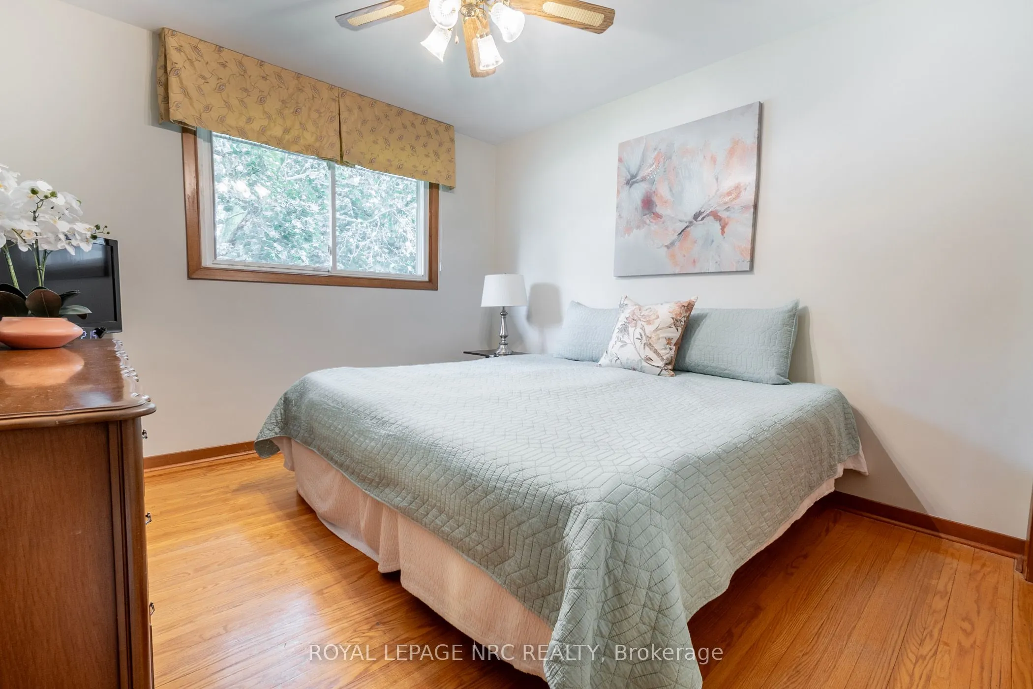 15 Monique Crescent