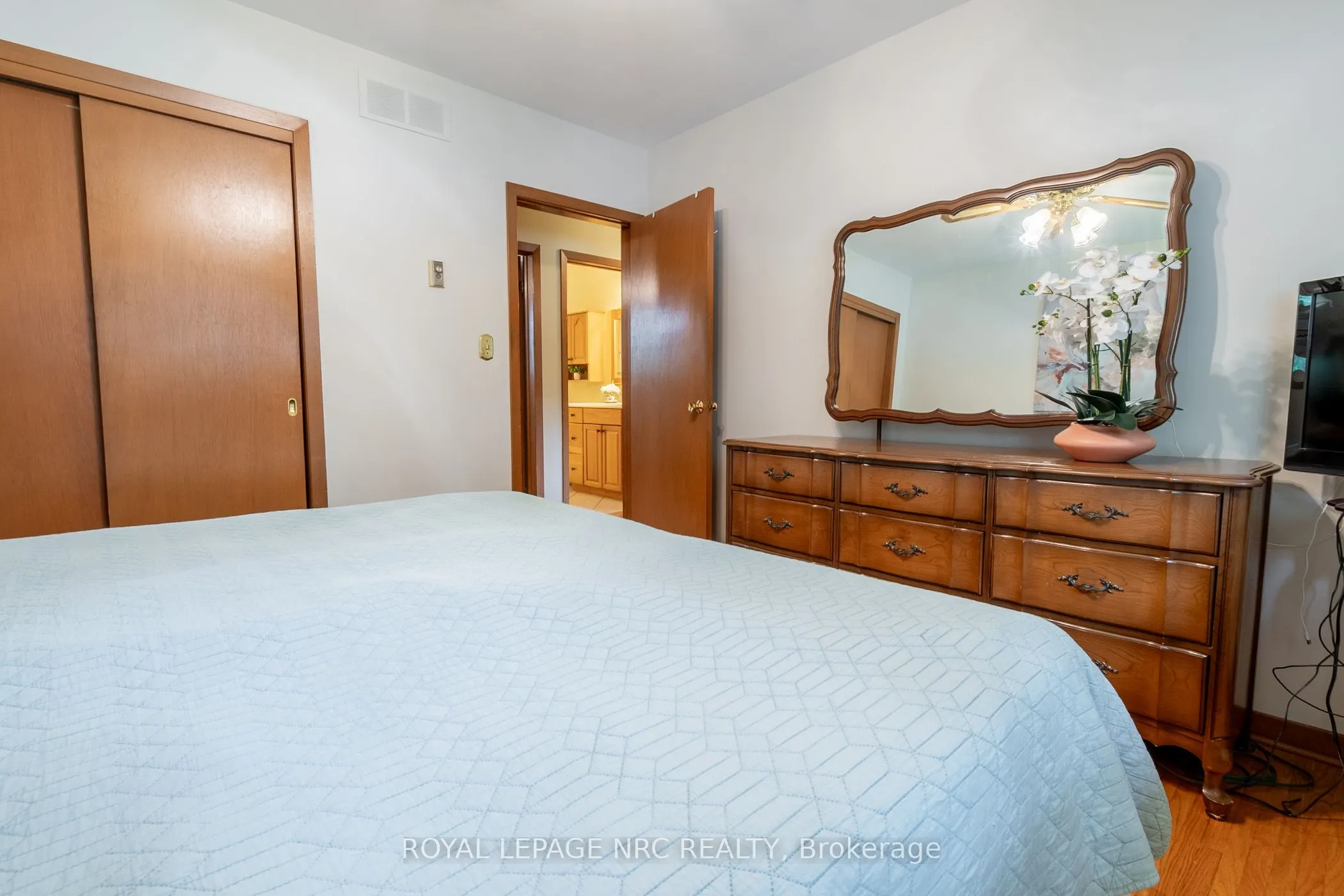 15 Monique Crescent