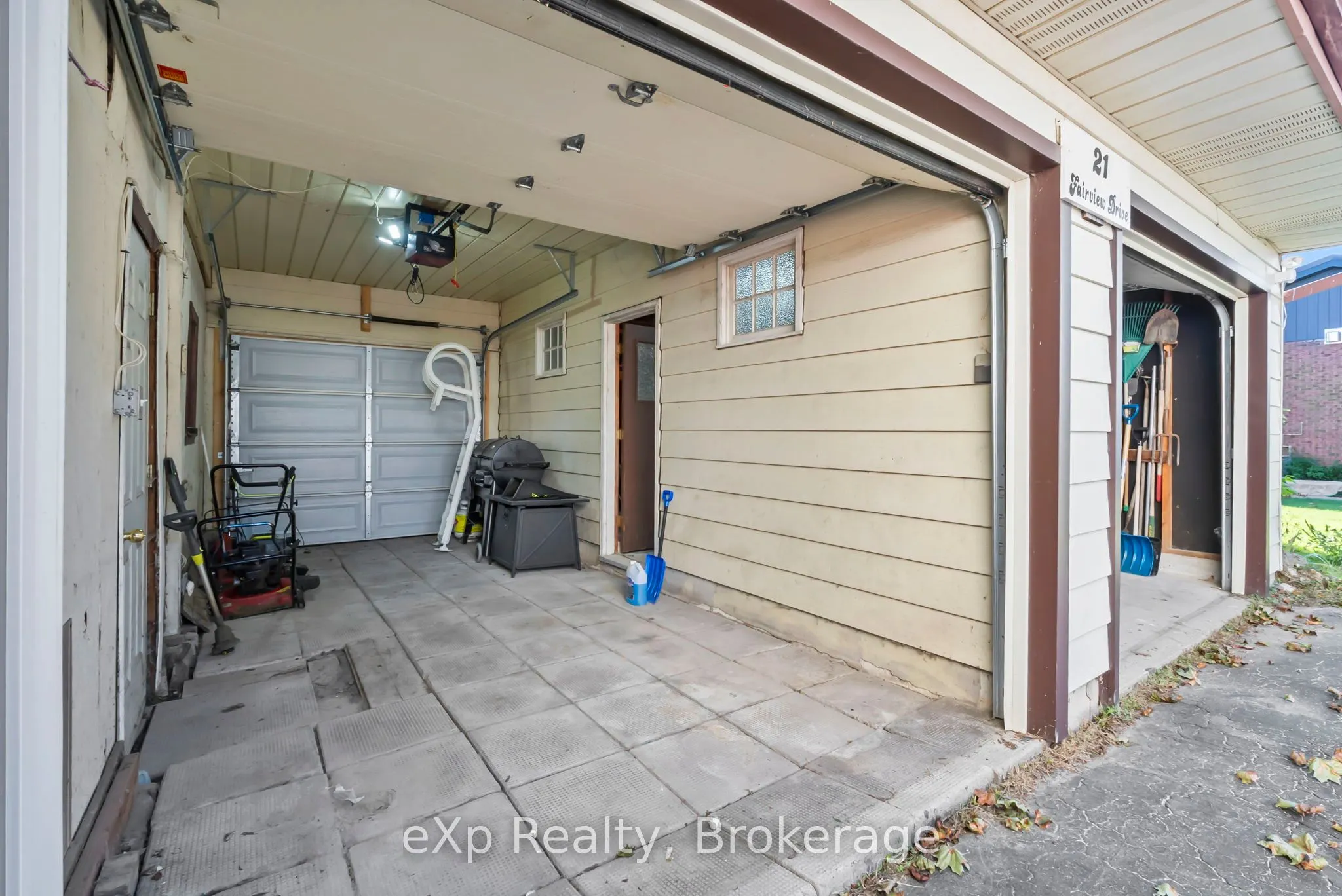 21 FAIRVIEW Drive