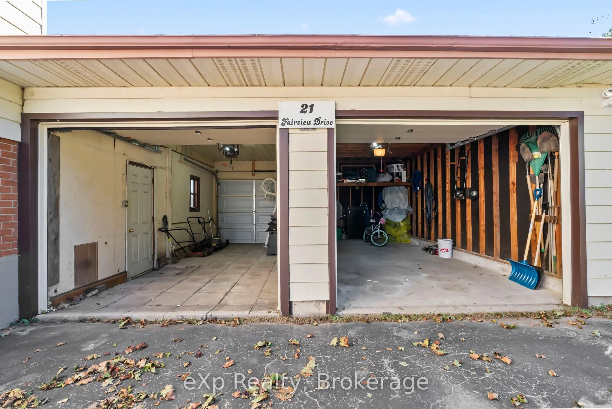 21 FAIRVIEW Drive