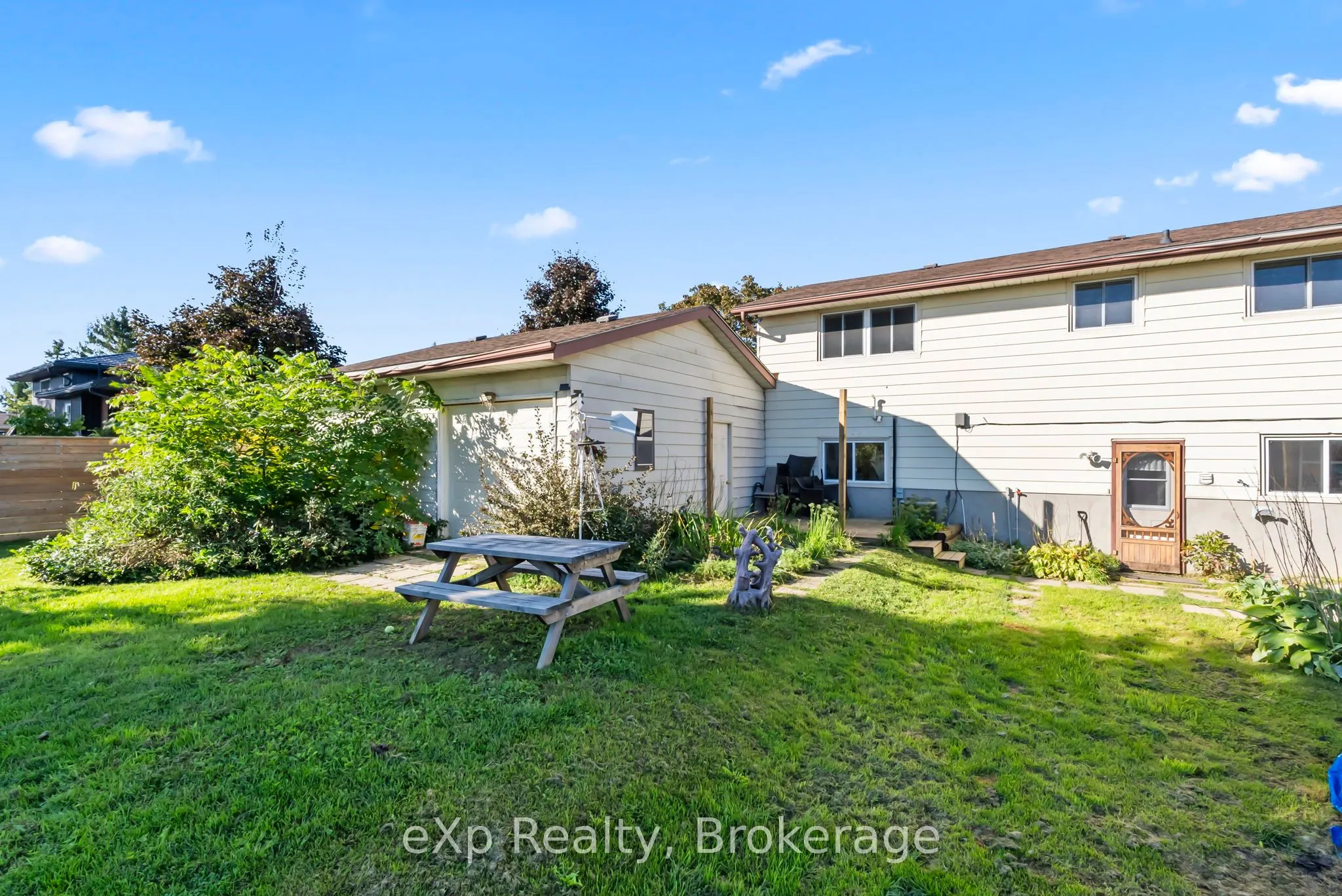 21 FAIRVIEW Drive