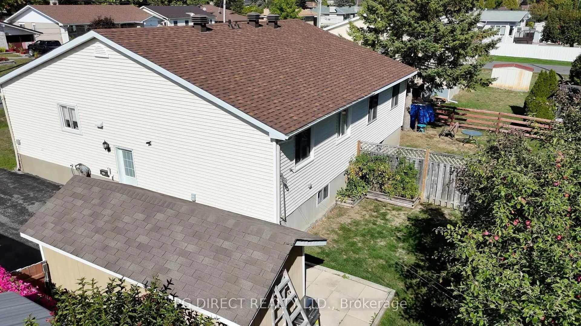 217A Mckenzie Street W