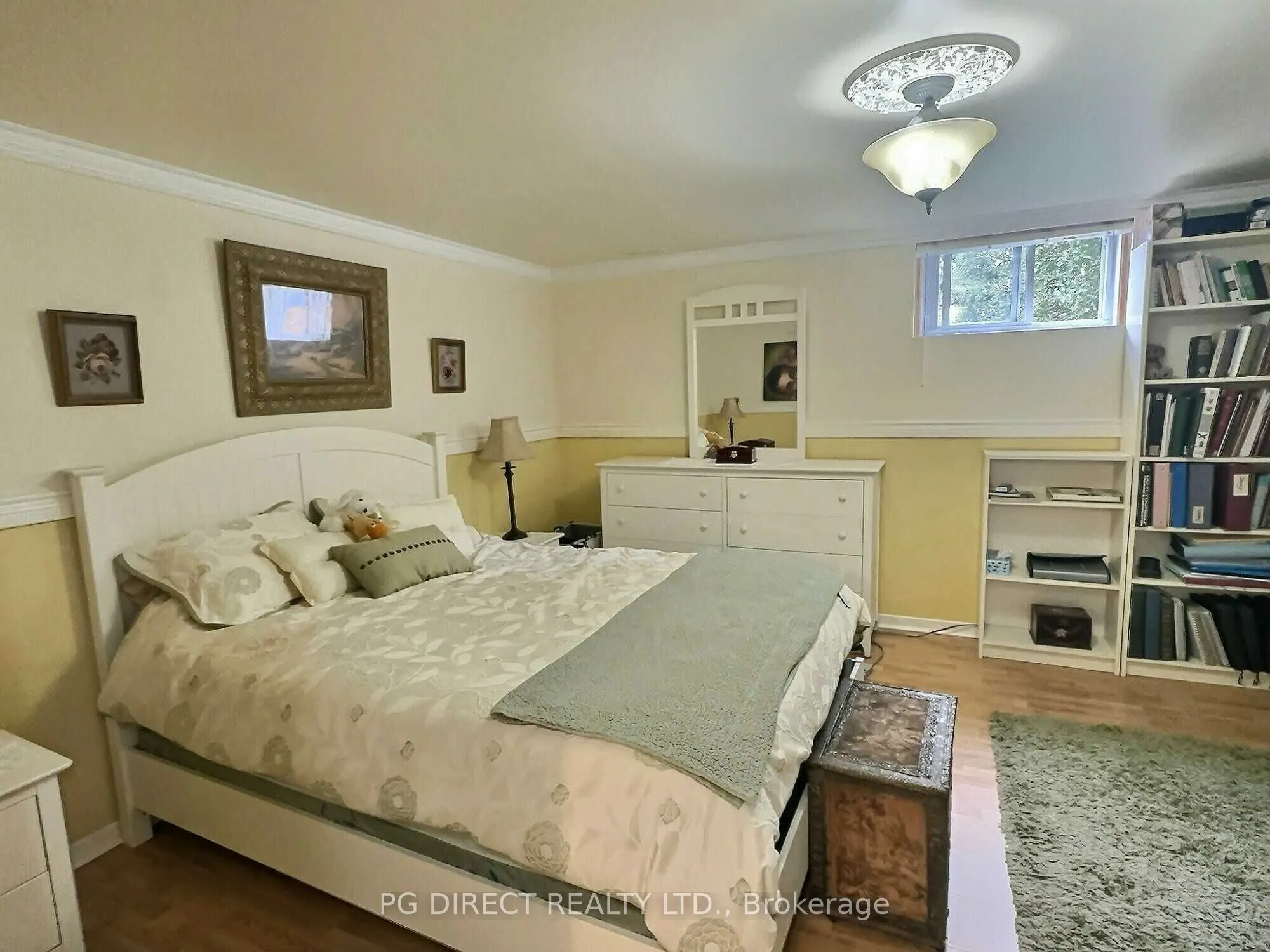 217A Mckenzie Street W