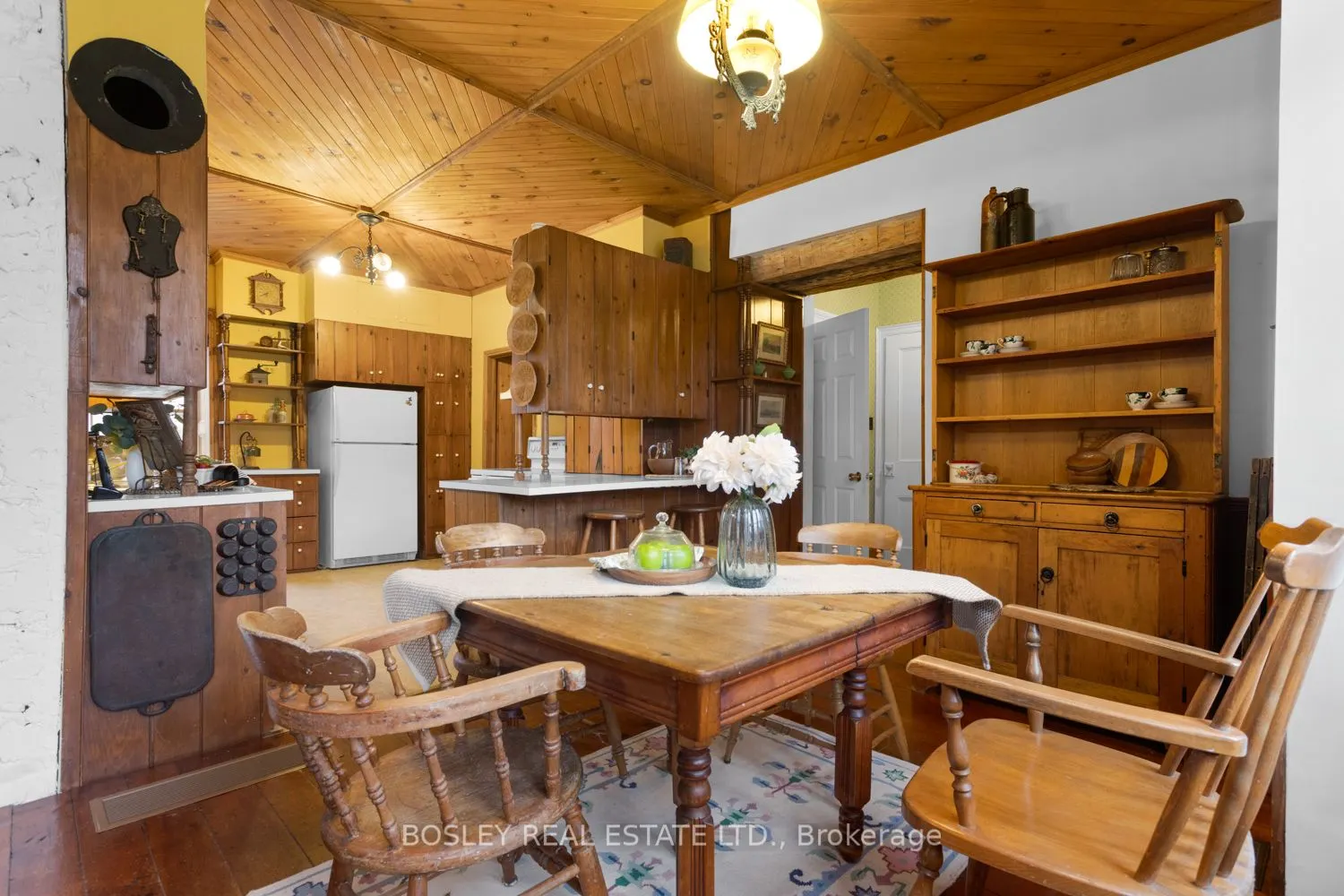 2247 Van Luven Road