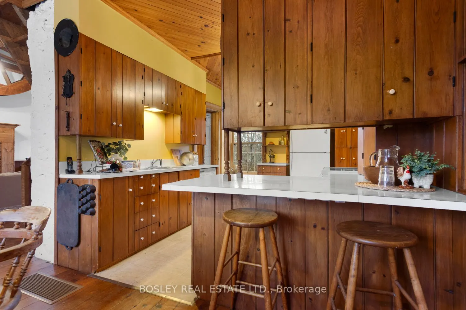 2247 Van Luven Road