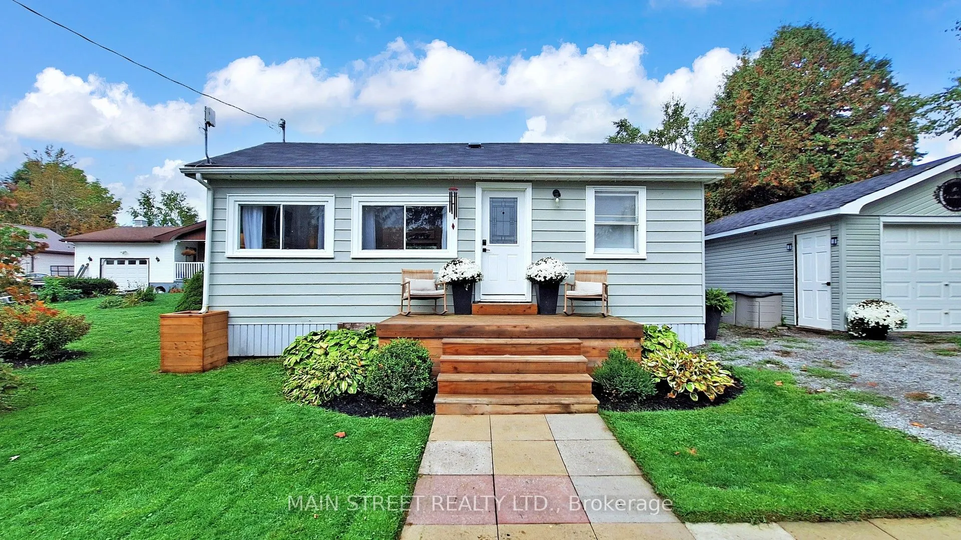 32 Rhodes Avenue