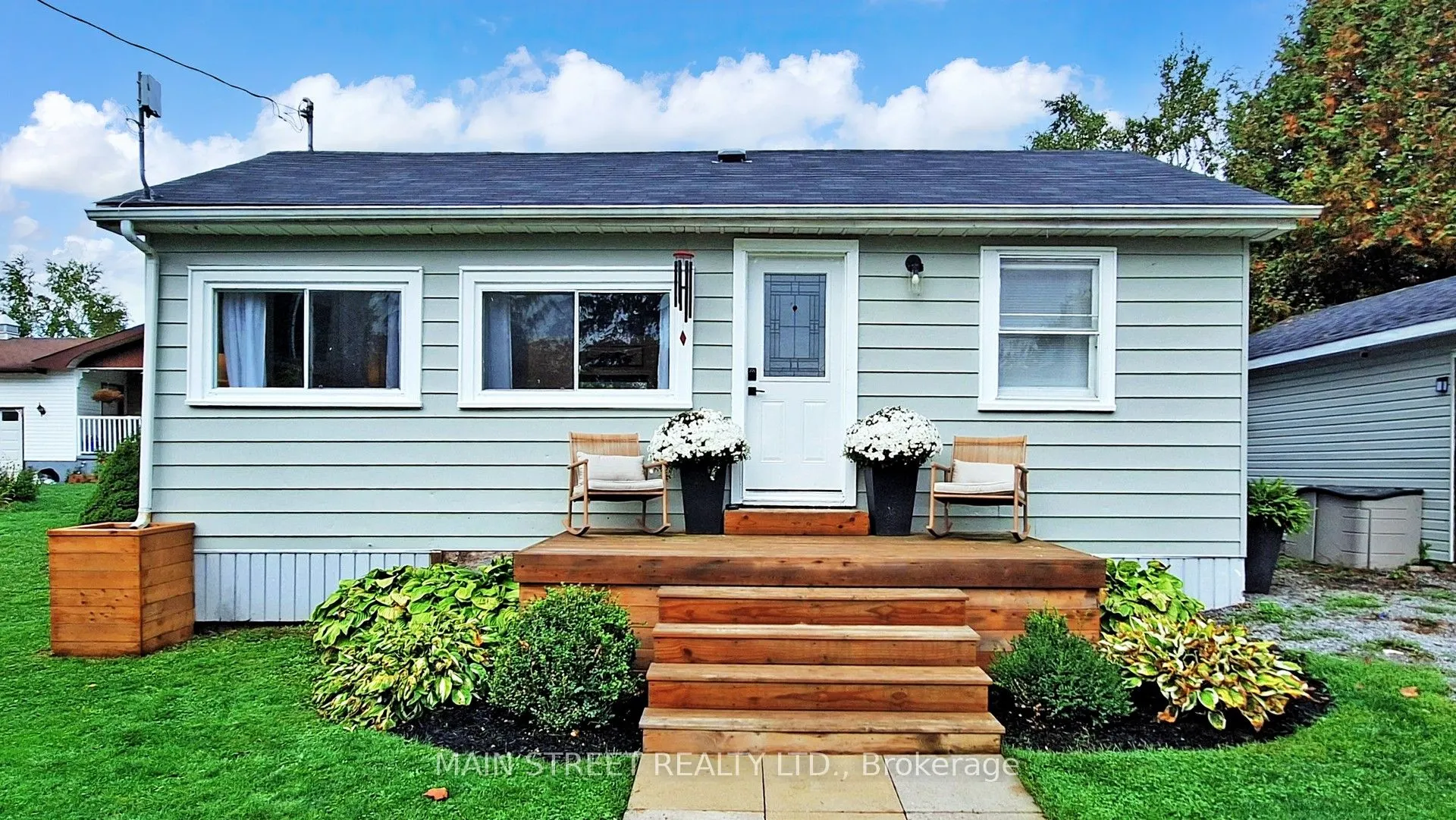 32 Rhodes Avenue