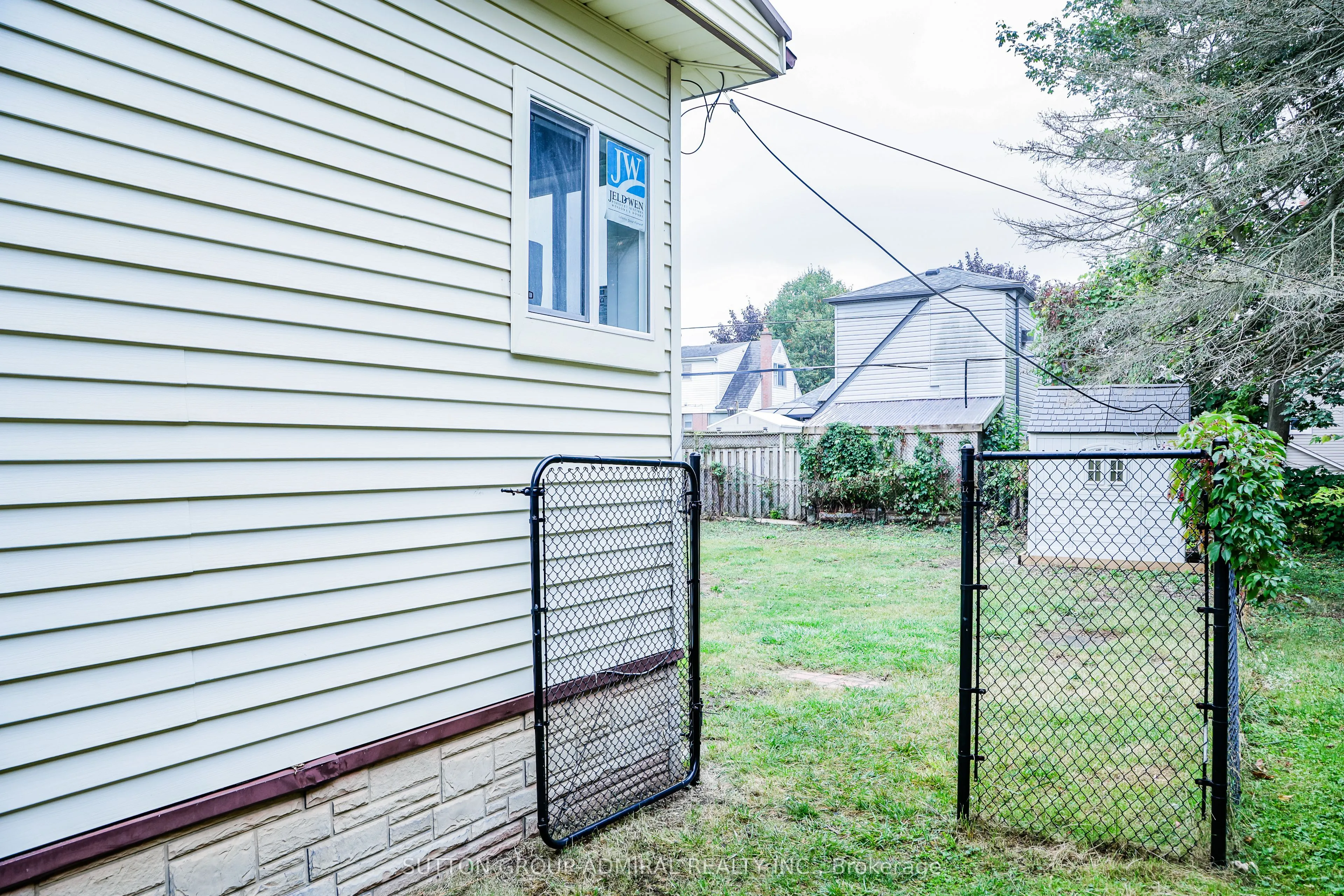 383 Edmonton Street