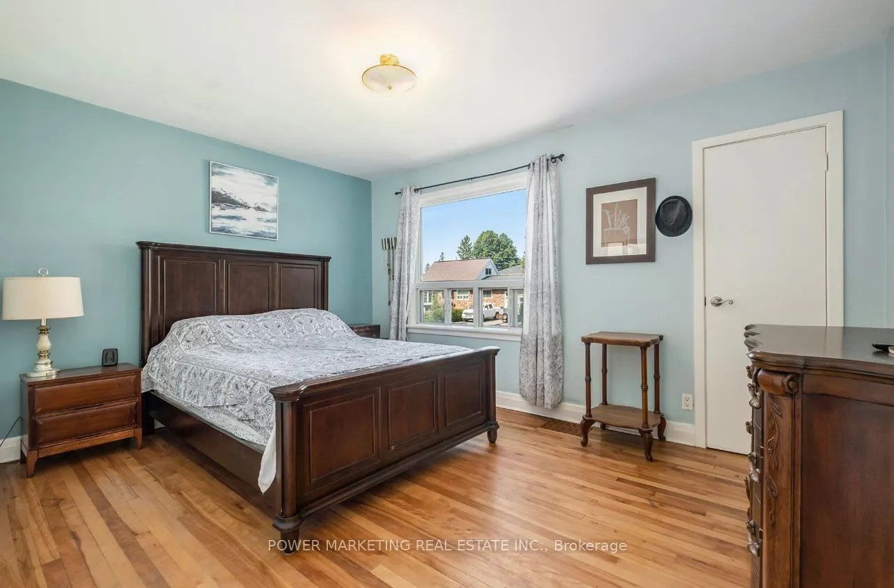 42 COTE DES NEIGES Road