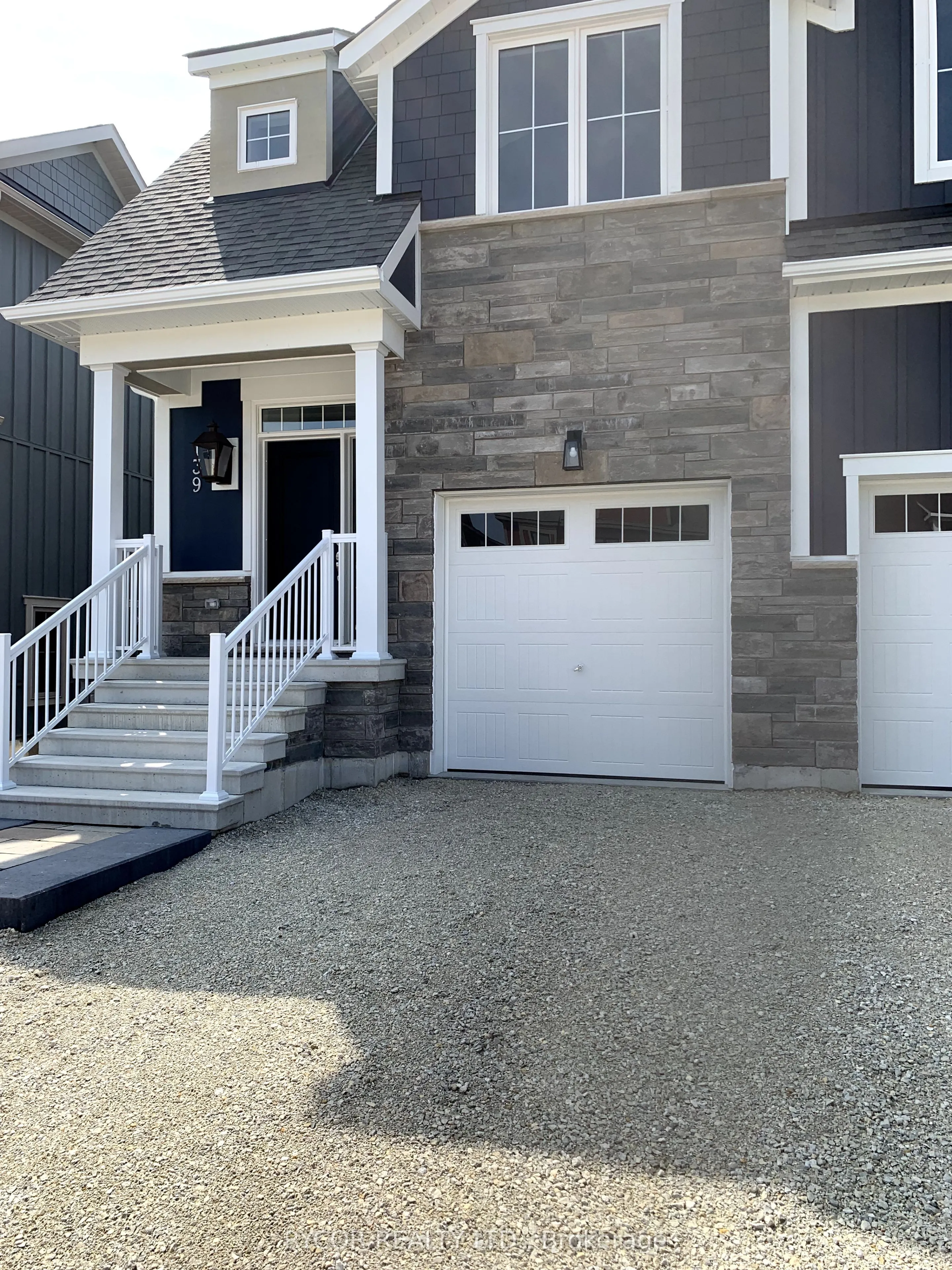 139 Courtland Street W